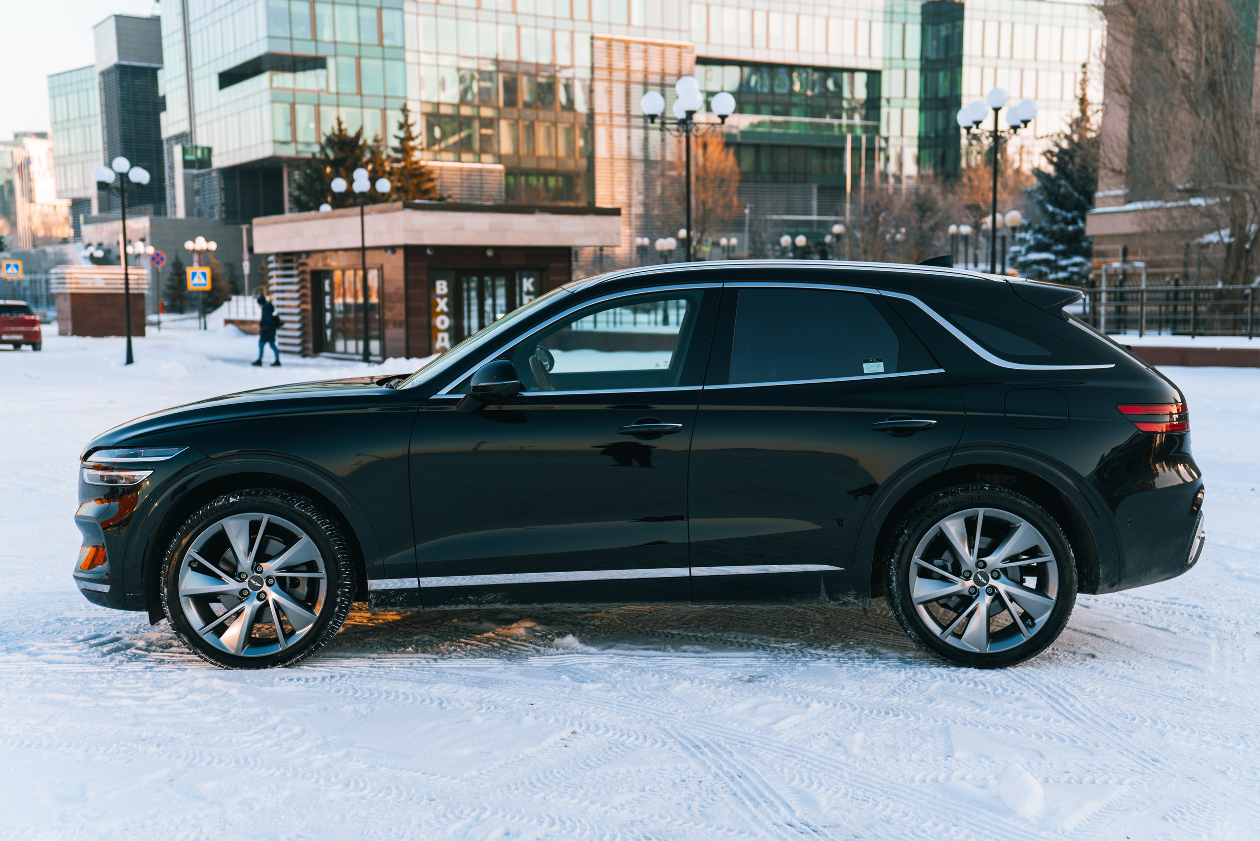 Genesis GV70. Идеальные портреты для соцсетей — Фотограф Ленар