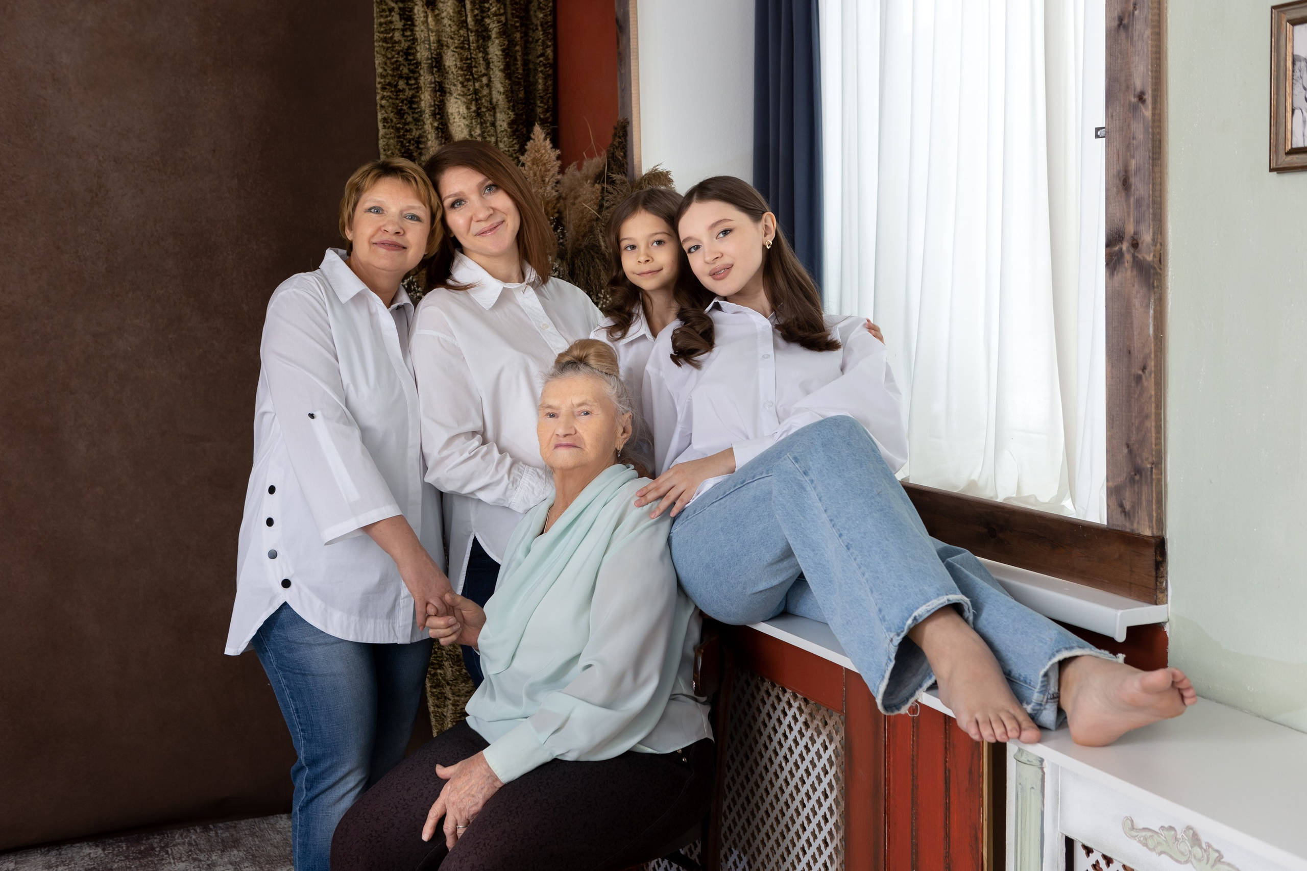 Семейная фотосессия в студии. Фотограф в Оренбурге. Профессиональный фотограф