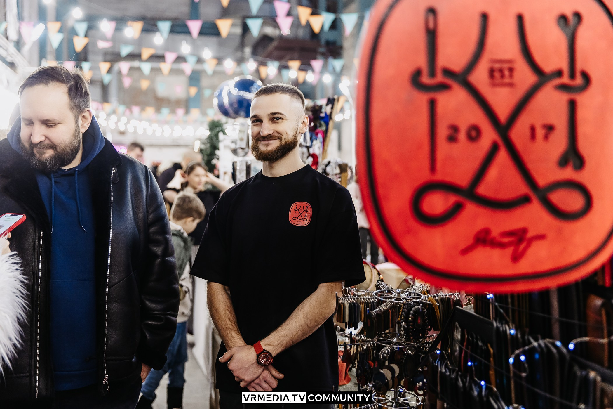 Традиционный рождественский базар и Garage Sale