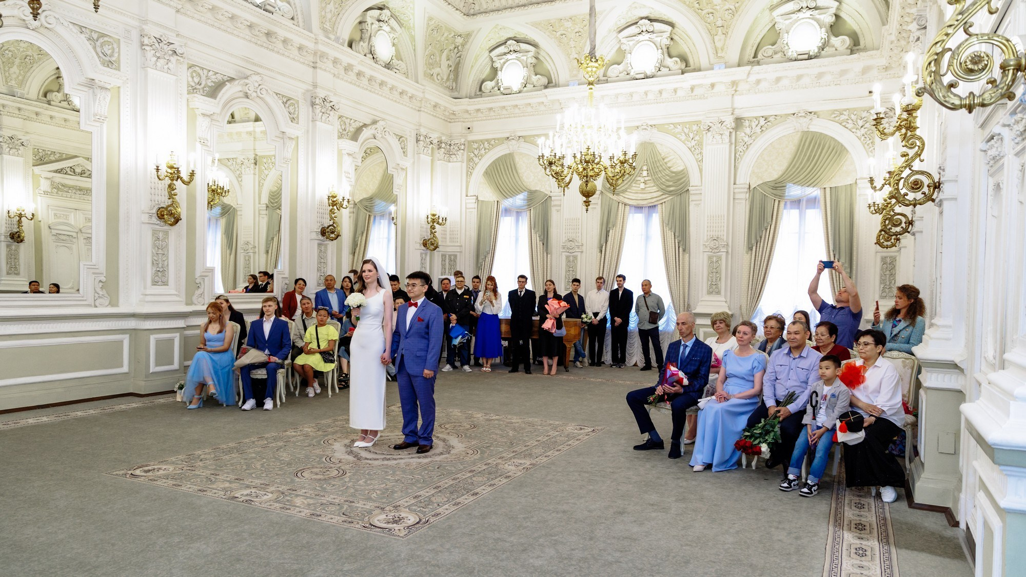 Чингис и Александра регистрация и небольшая прогулка. Свадебный и семейный фотограф в г. Волхов Алексей Кочерыжкин