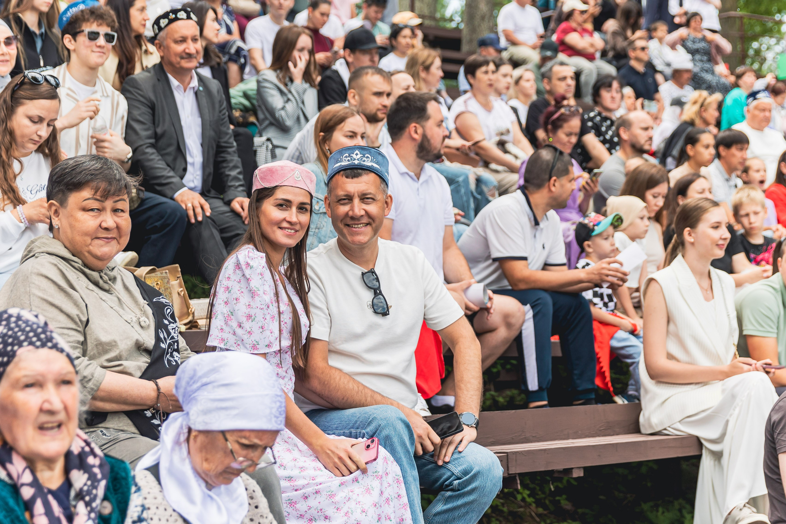 Мирный | праздник. Showbiz | Fashion | Reportage