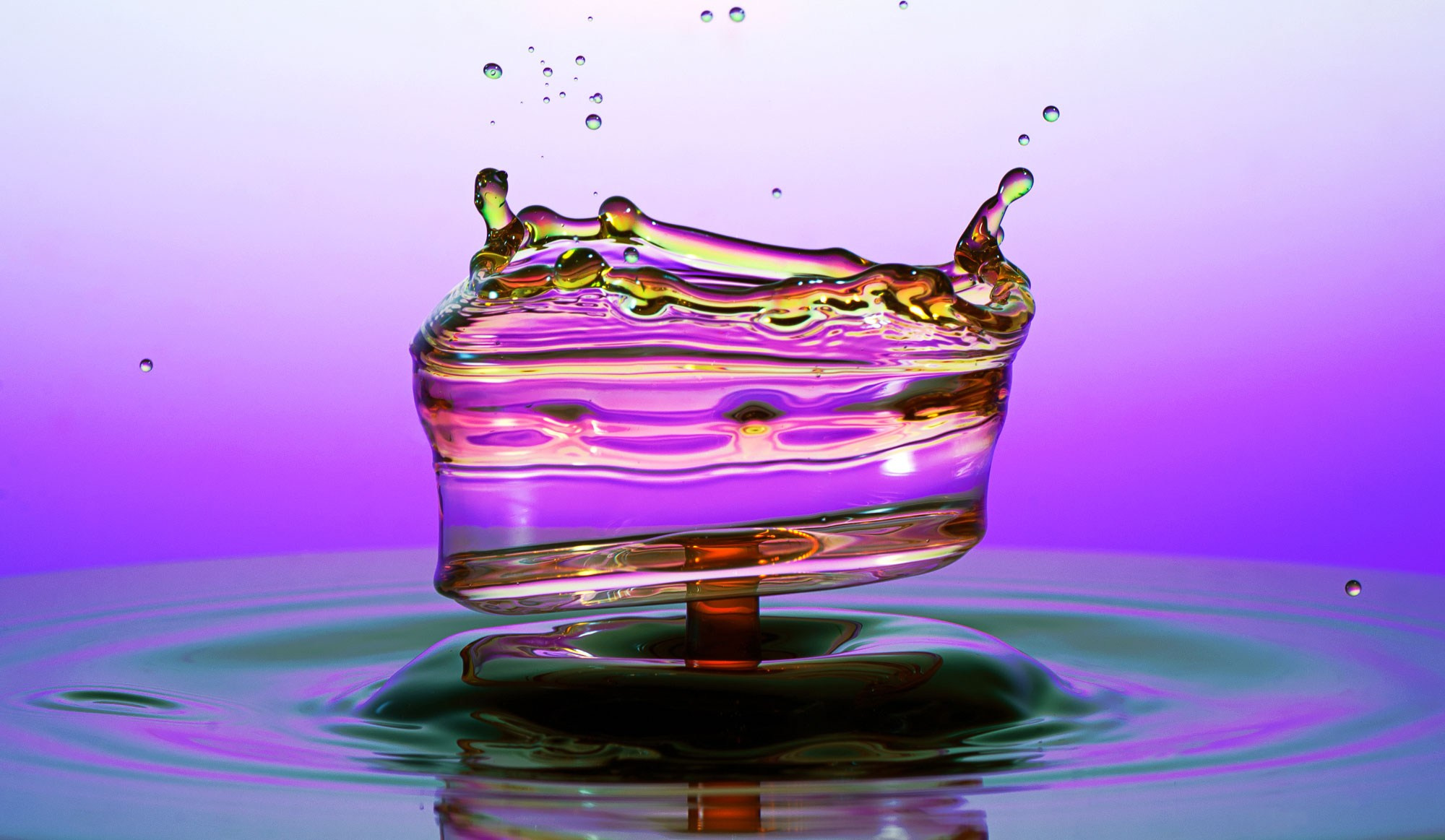 Классические формы. Скульптуры из воды Сергея Толмачева