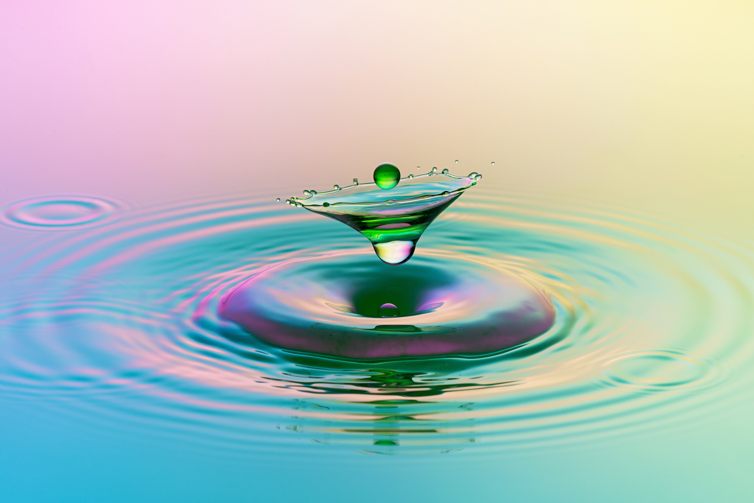 Классические формы. Скульптуры из воды Сергея Толмачева