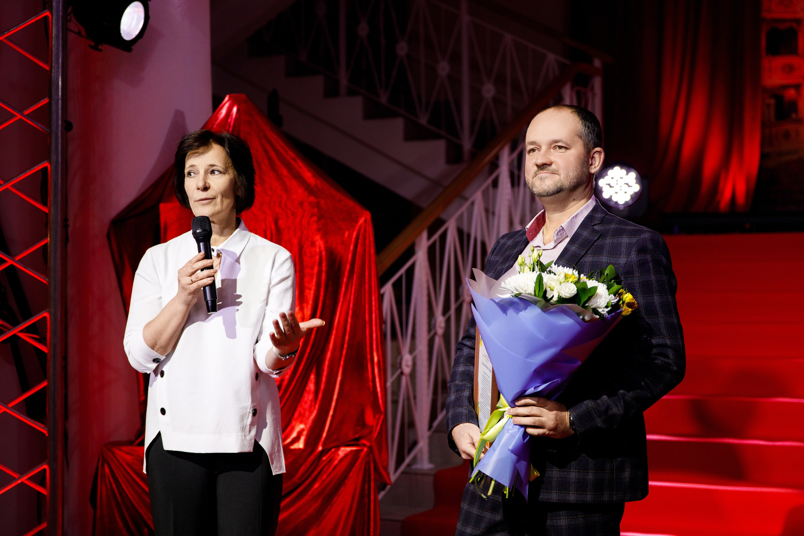 Награждение победителя конкурса «Учитель Года» г. Горнозаводск. Фотограф Дмитрий Молчанов | Фотограф Пермь | Фотограф