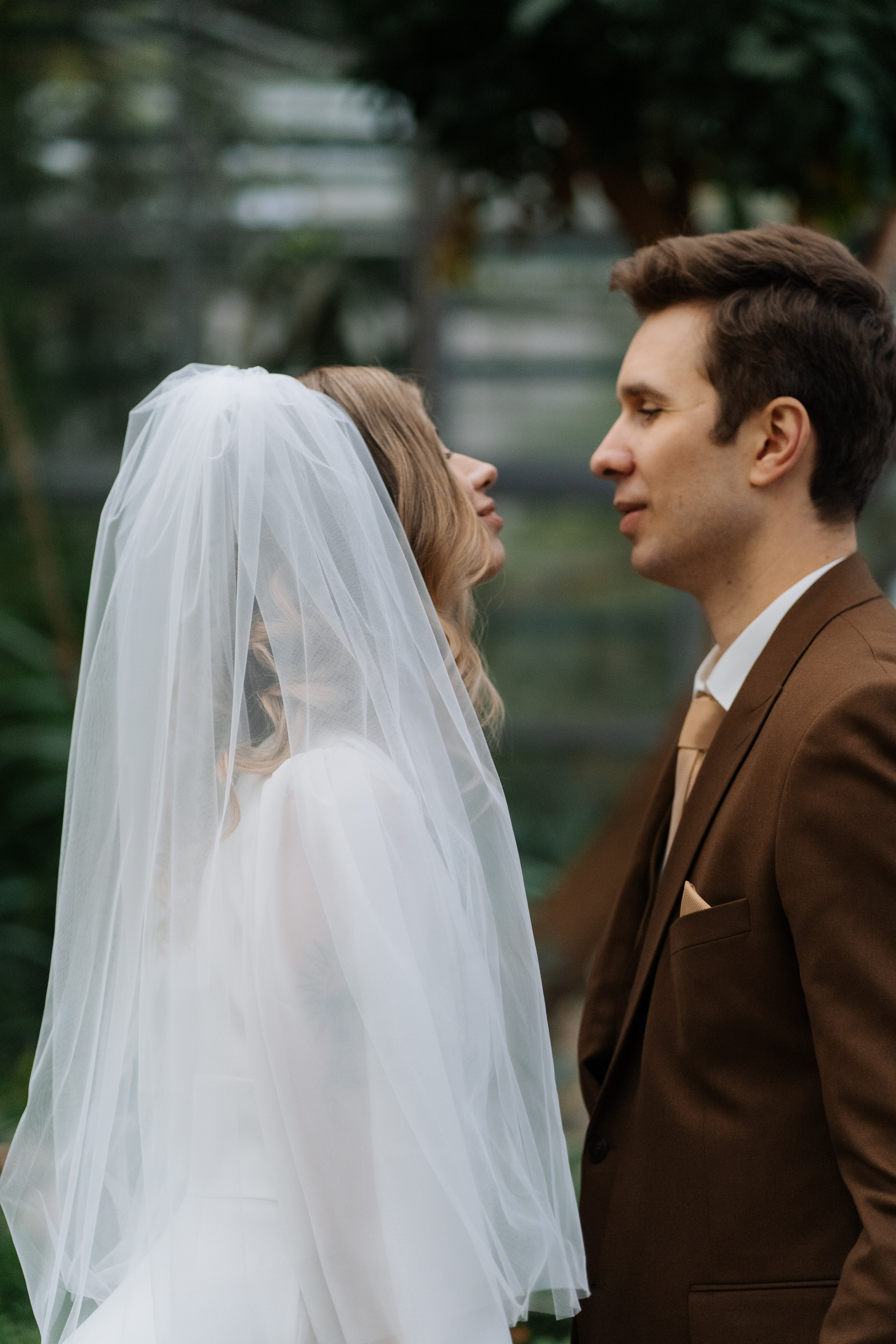 Свадебная фотосессия в оранжерее, Москва. Свадебный фотограф в Москве Анна Полушина