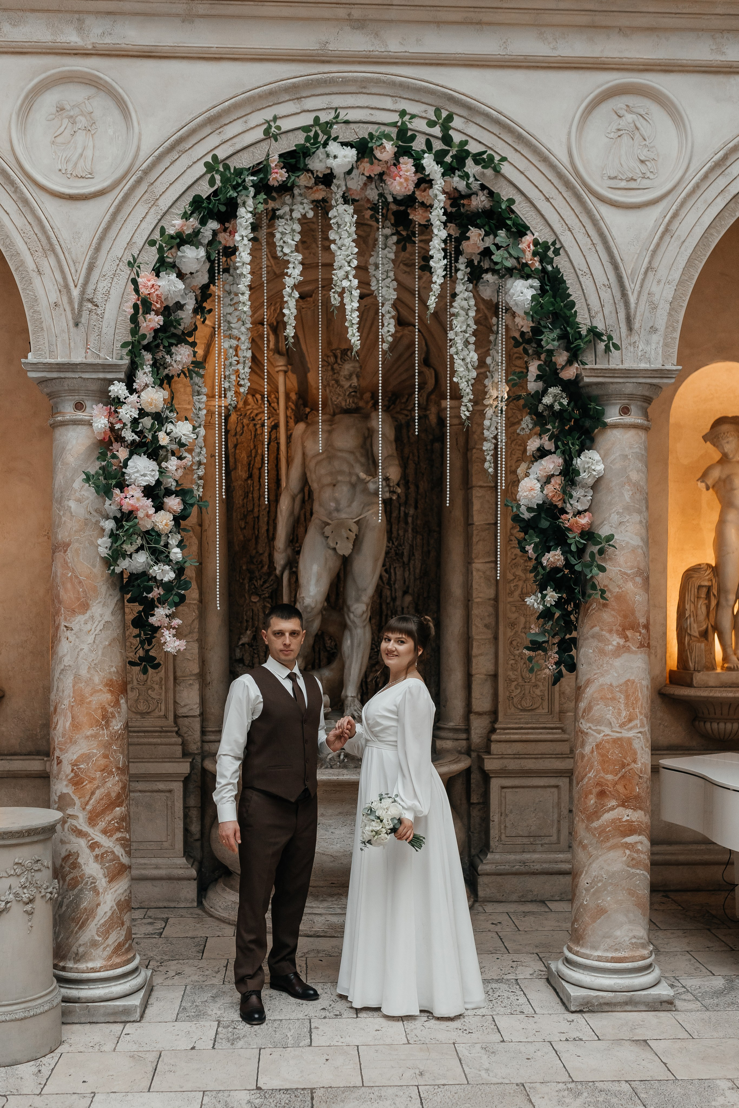 Свадебная фотосессия в ресторане Турандот. Свадебный фотограф в Москве Дарья Олендарёва