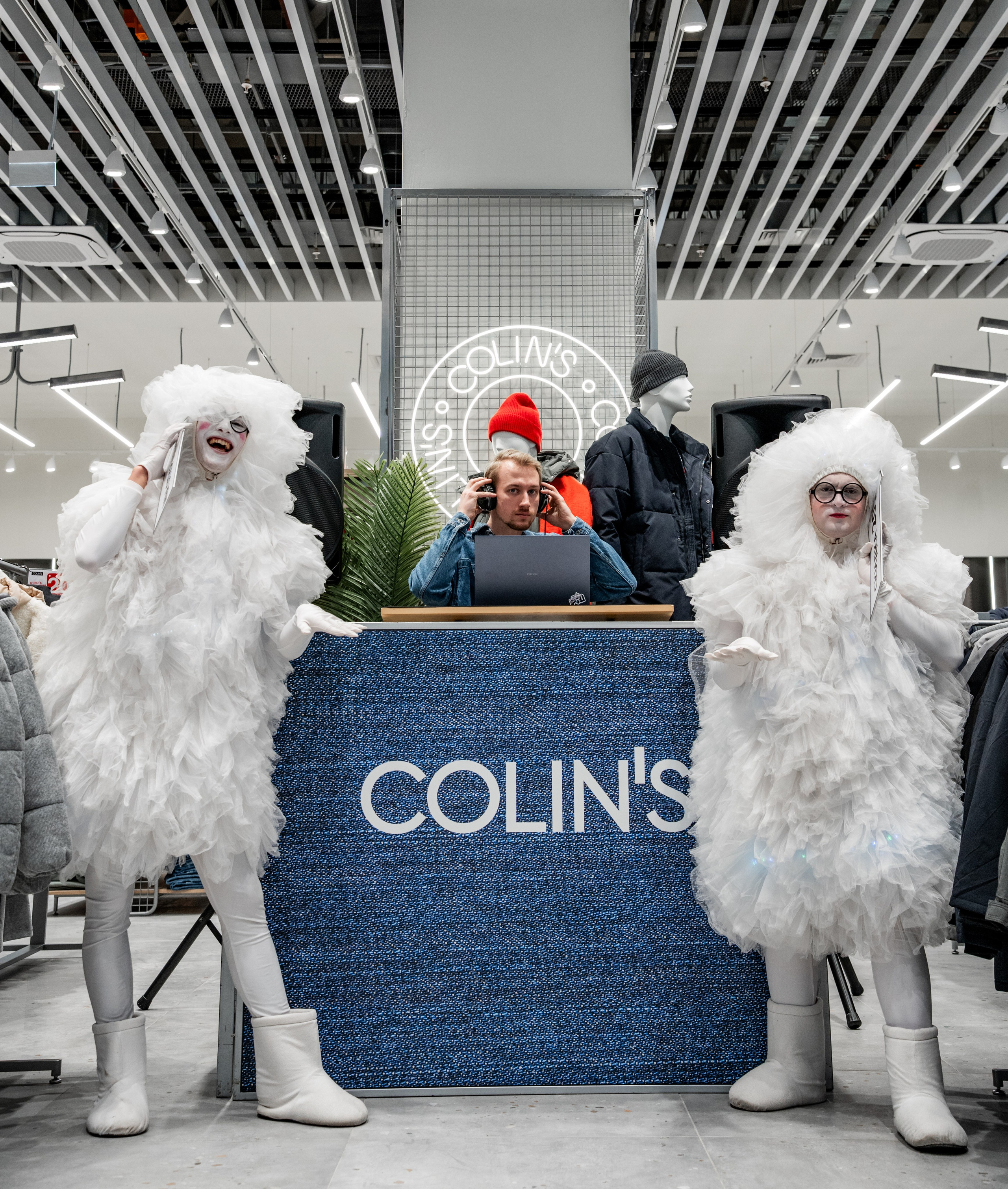 Открытие павильона Colin's в ТРЦ «Планета». Репортажный фотограф Красноярск