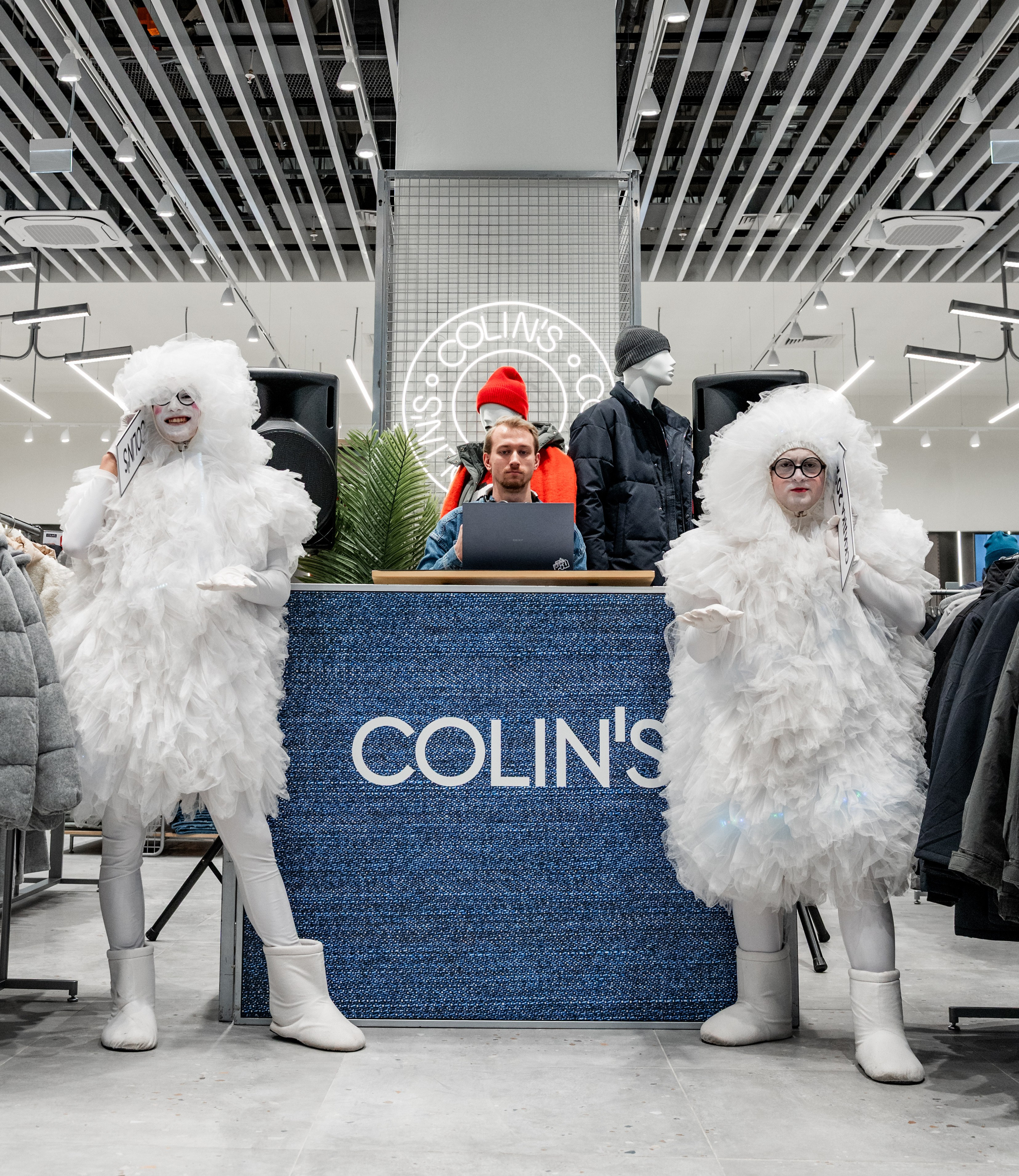 Открытие павильона Colin's в ТРЦ «Планета». Репортажный фотограф Красноярск