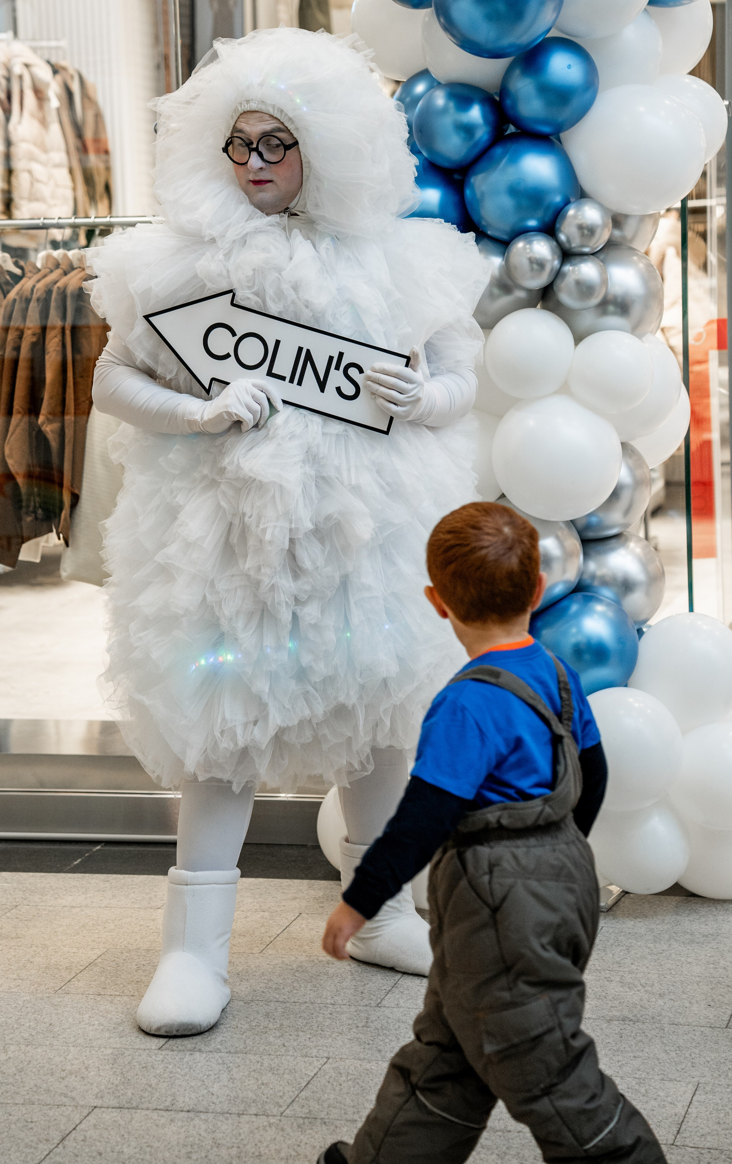 Открытие павильона Colin's в ТРЦ «Планета». Репортажный фотограф Красноярск