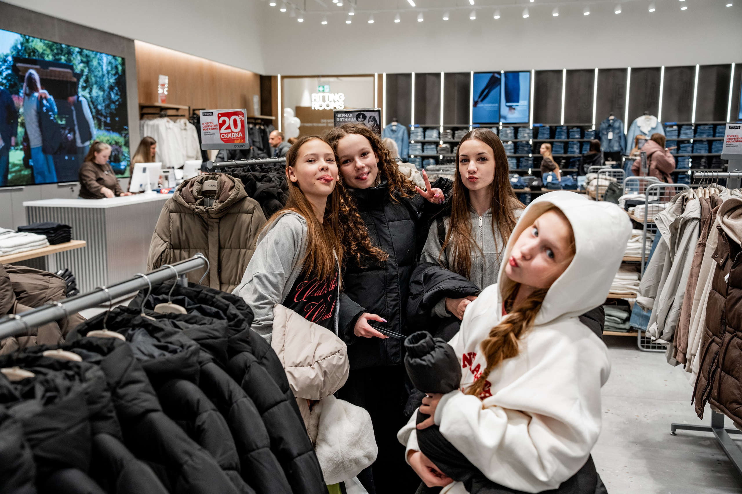 Открытие павильона Colin's в ТРЦ «Планета». Репортажный фотограф Красноярск