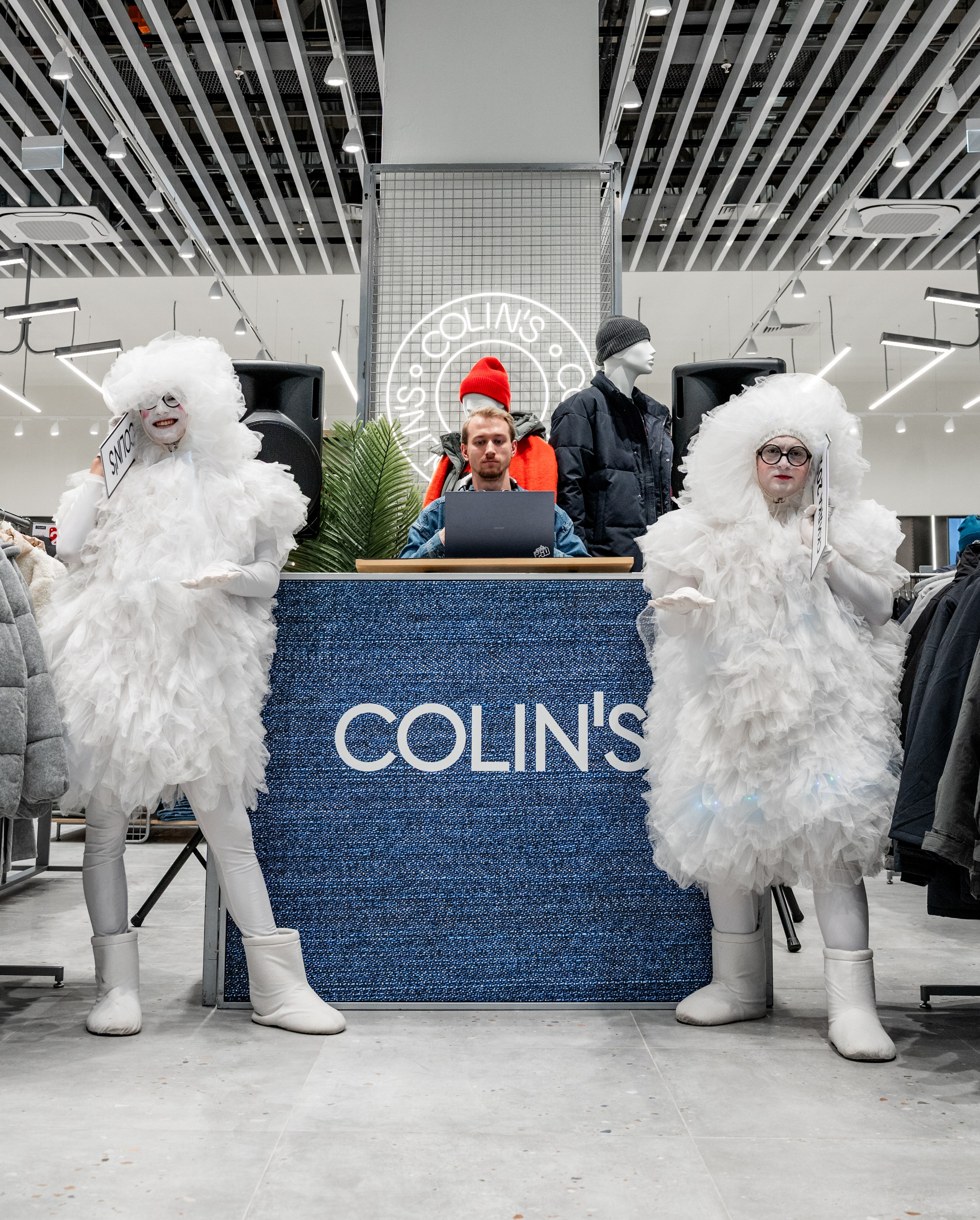Открытие павильона Colin's в ТРЦ «Планета». Репортажный фотограф Красноярск