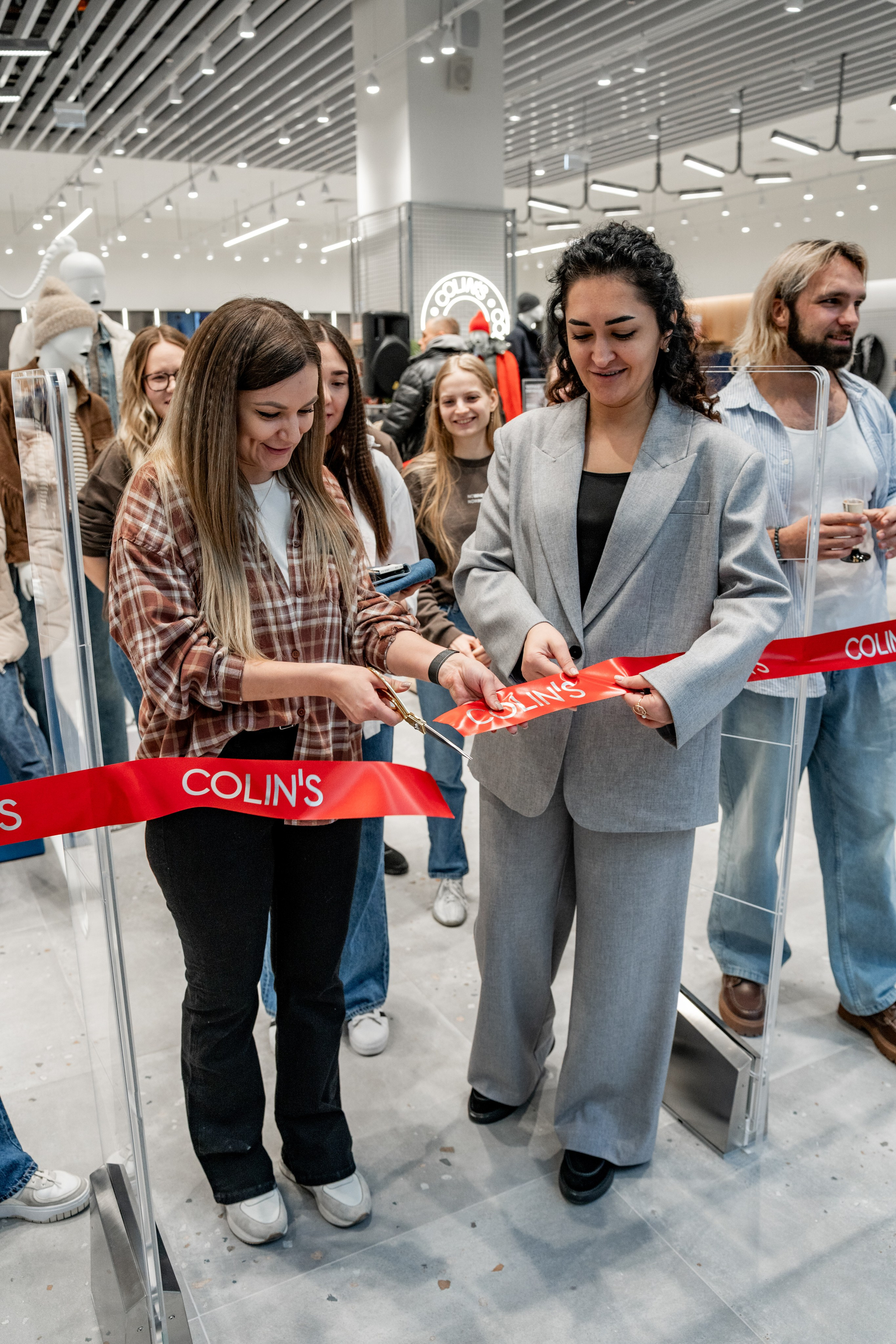 Открытие павильона Colin's в ТРЦ «Планета». Репортажный фотограф Красноярск