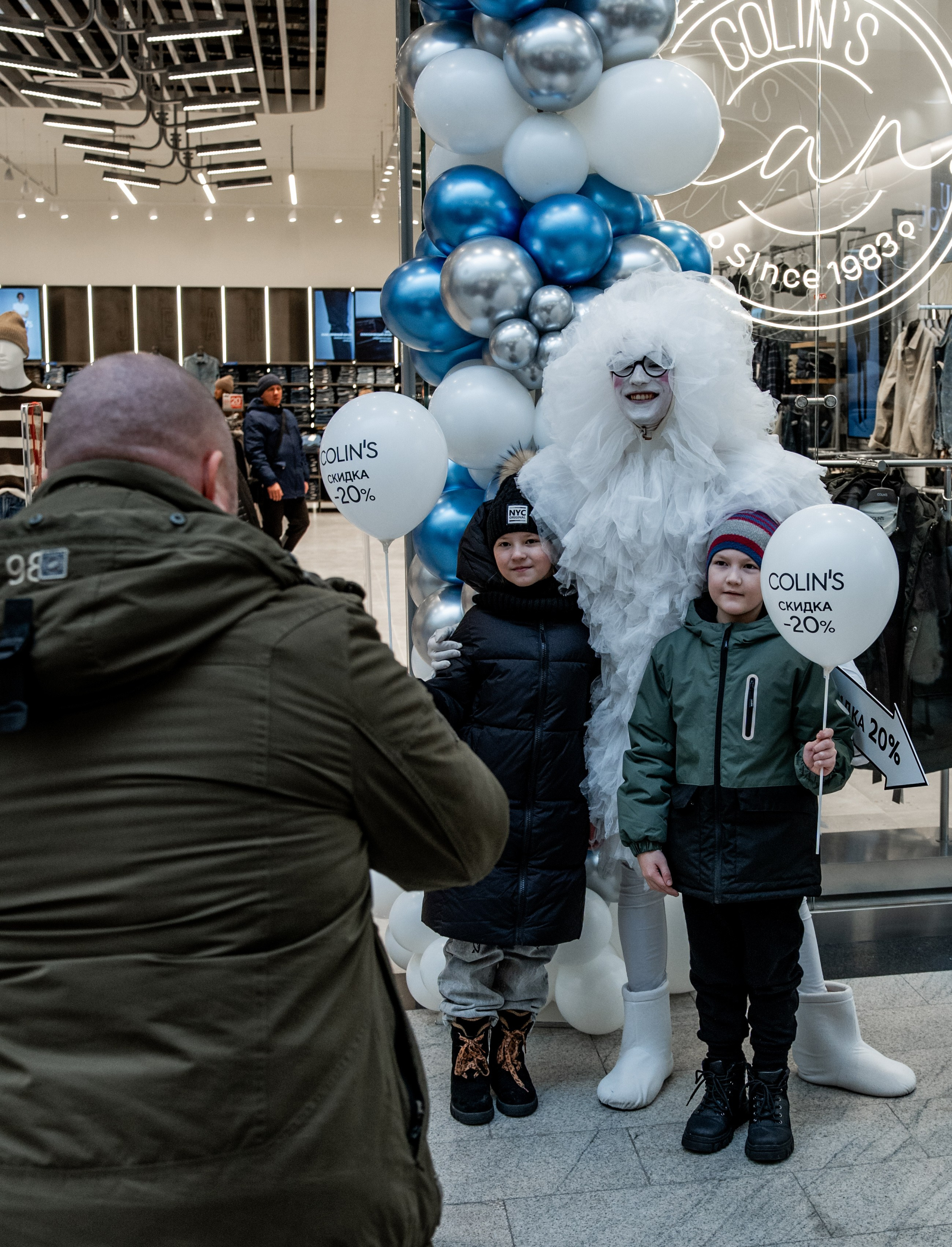 Открытие павильона Colin's в ТРЦ «Планета». Репортажный фотограф Красноярск