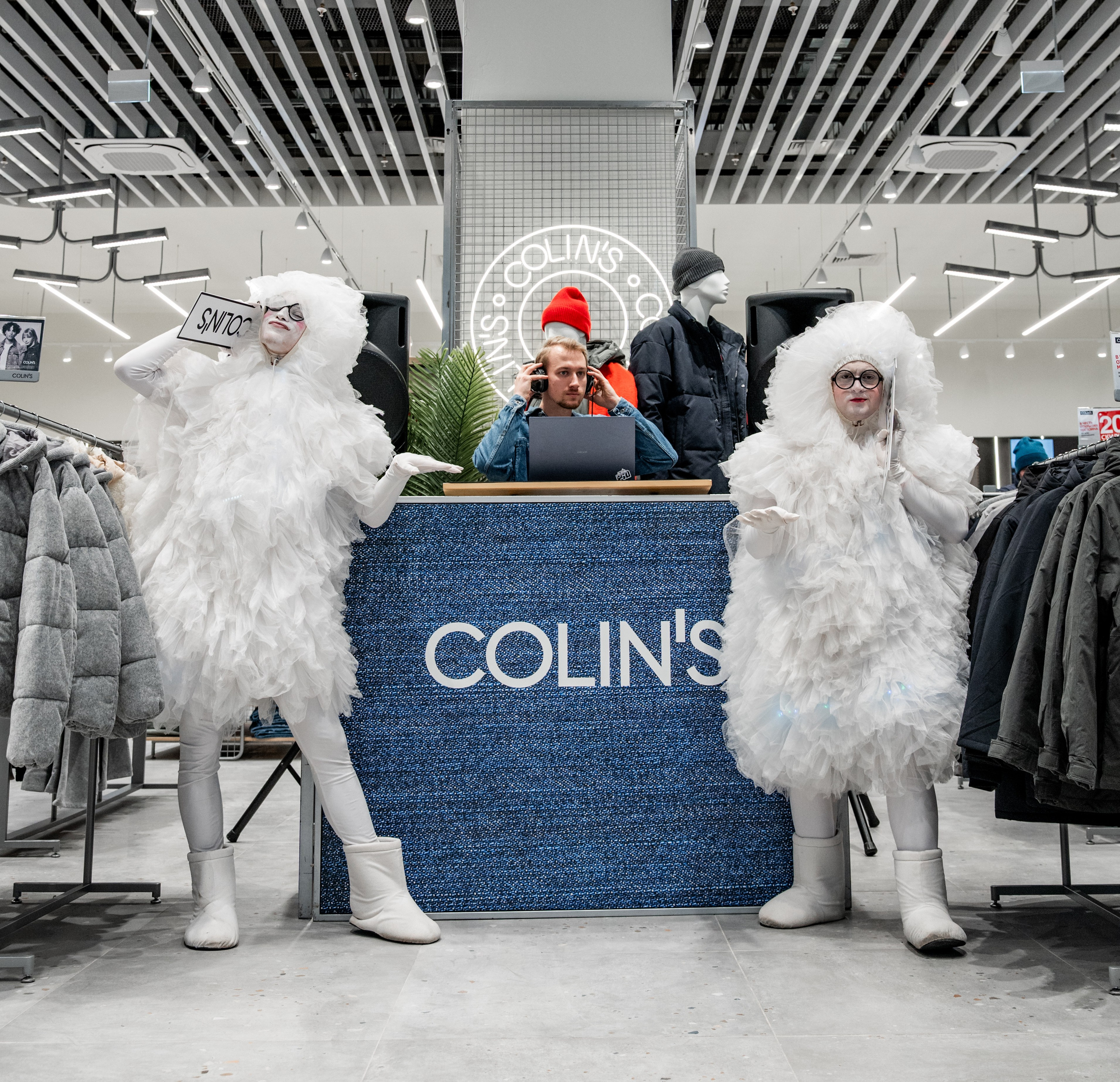 Открытие павильона Colin's в ТРЦ «Планета». Репортажный фотограф Красноярск