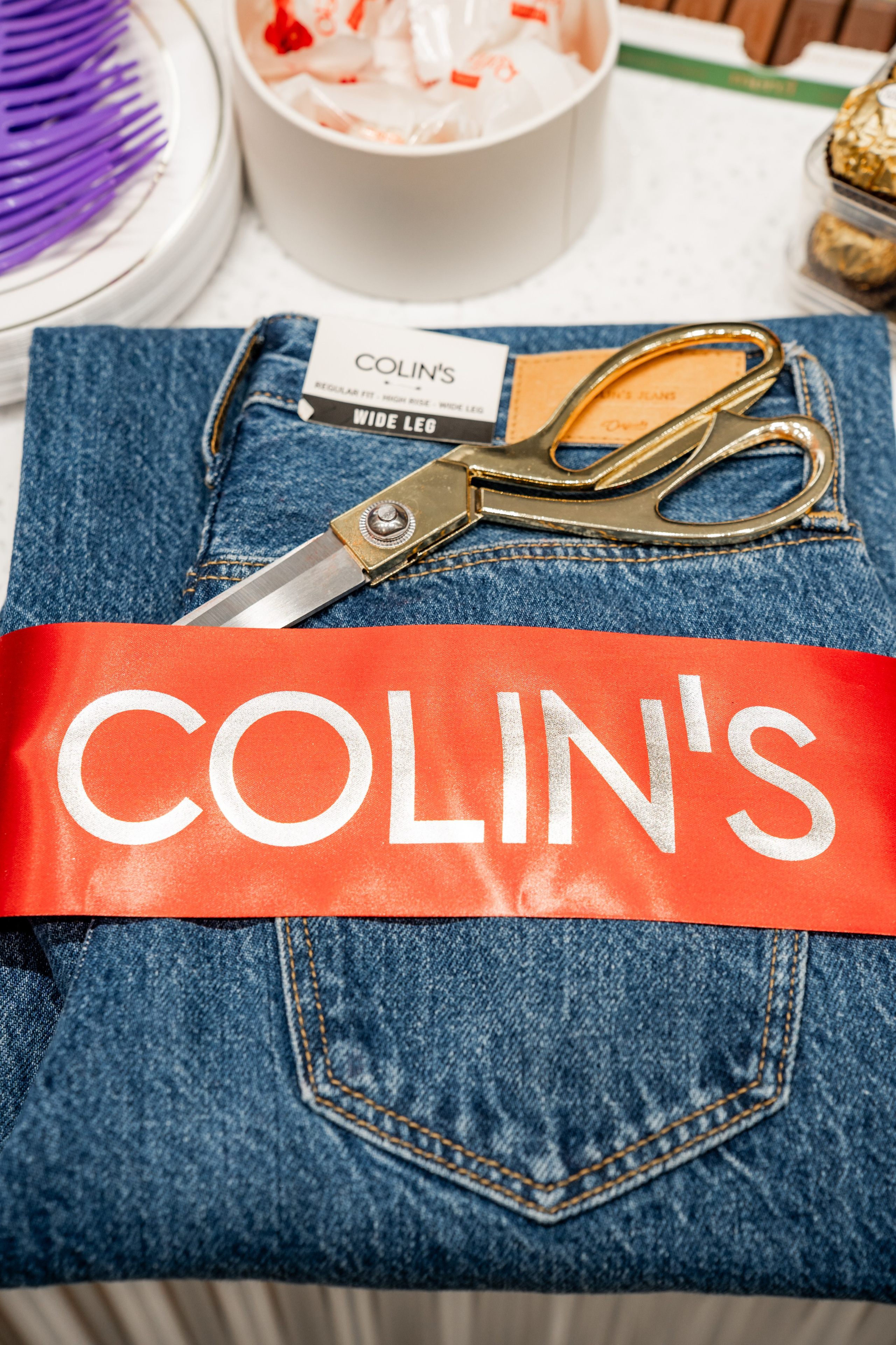 Открытие павильона Colin's в ТРЦ «Планета». Репортажный фотограф Красноярск