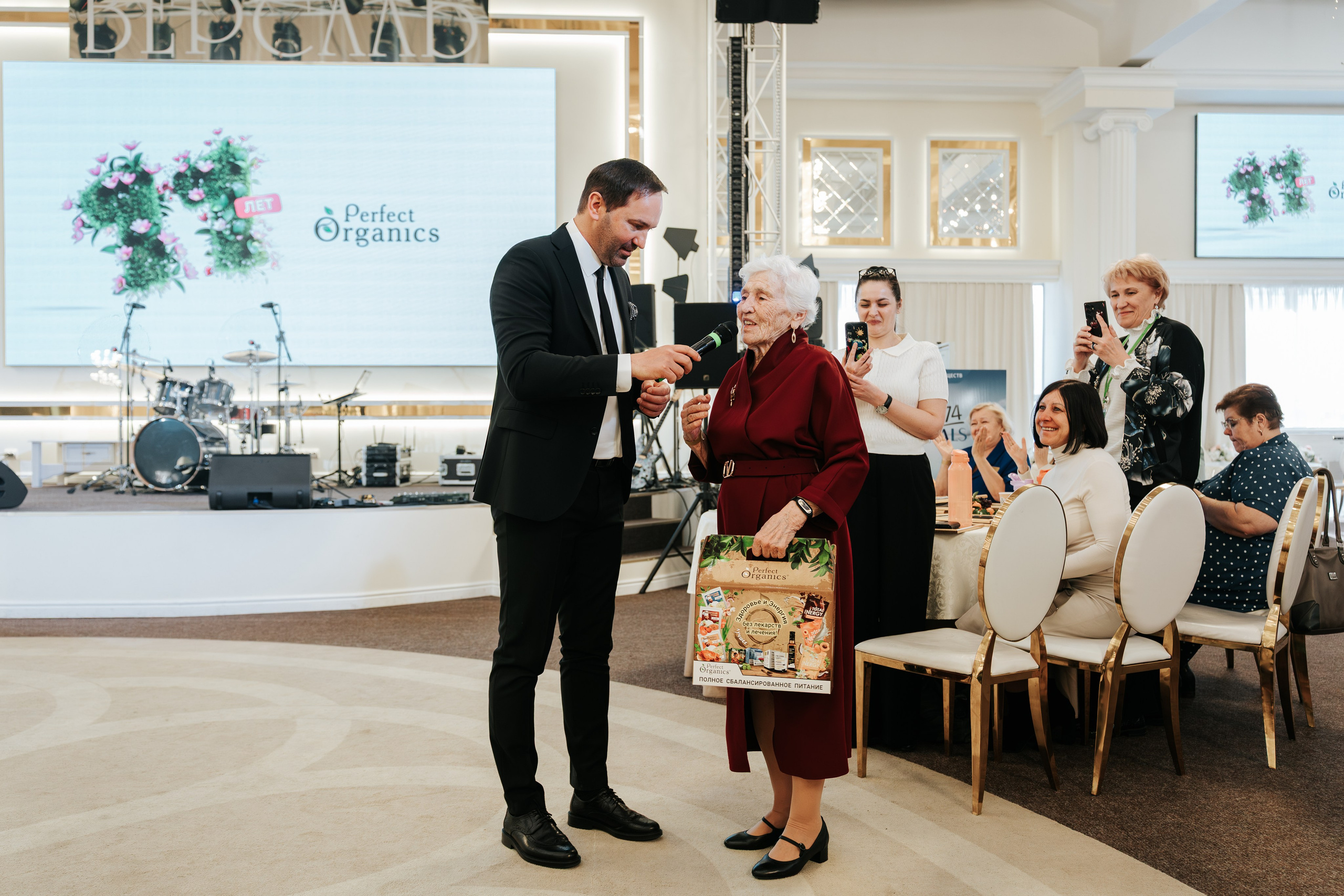 День рождения компании «Perfect Organics». Репортажный фотограф Красноярск