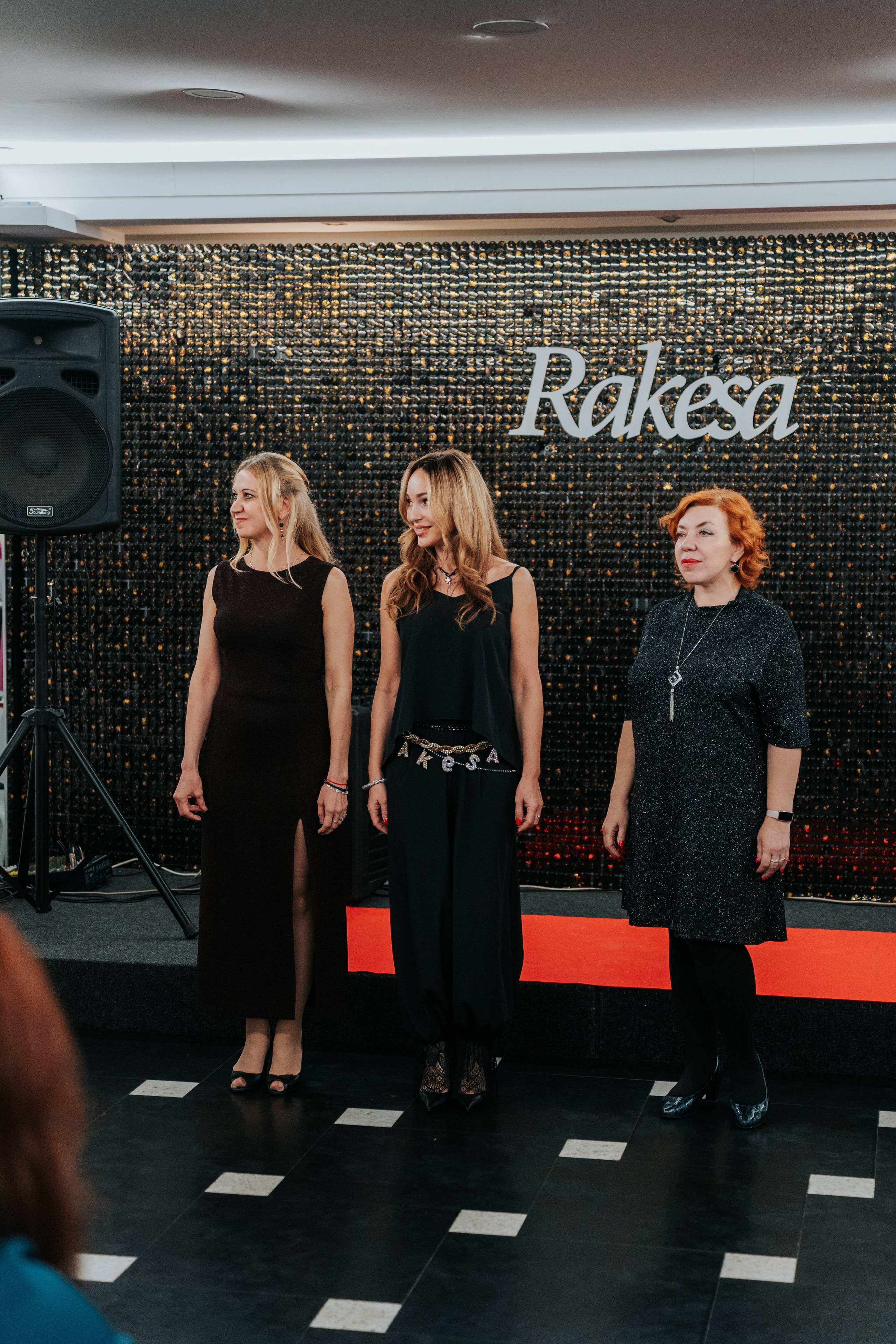 Выступление студии восточных танцев Rakesa в банкетном зале Атмосфера вкуса в Красноярске