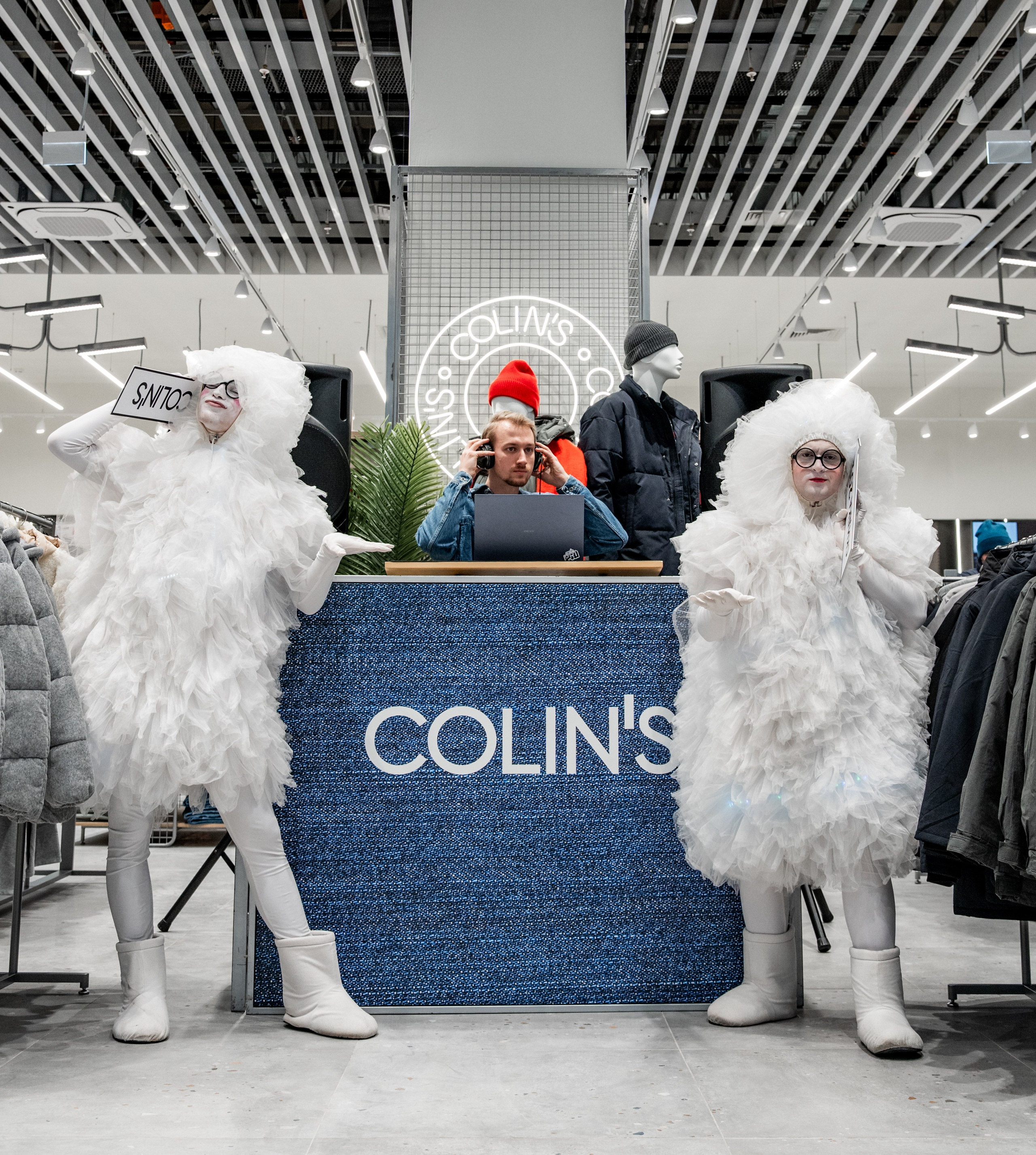 Открытие павильона Colin's в ТРЦ «Планета». Репортажный фотограф Красноярск
