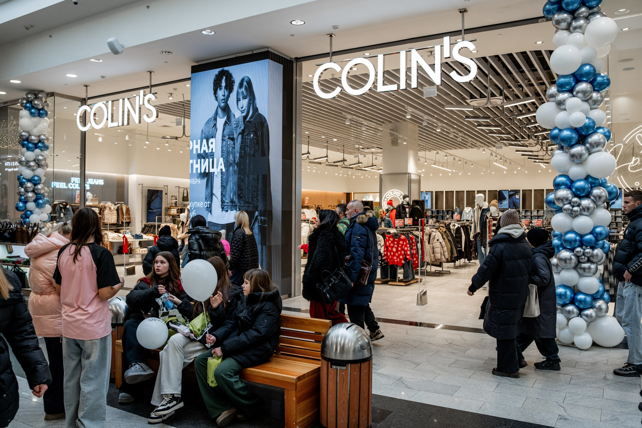 Открытие павильона Colin's в ТРЦ «Планета». Репортажный фотограф Красноярск