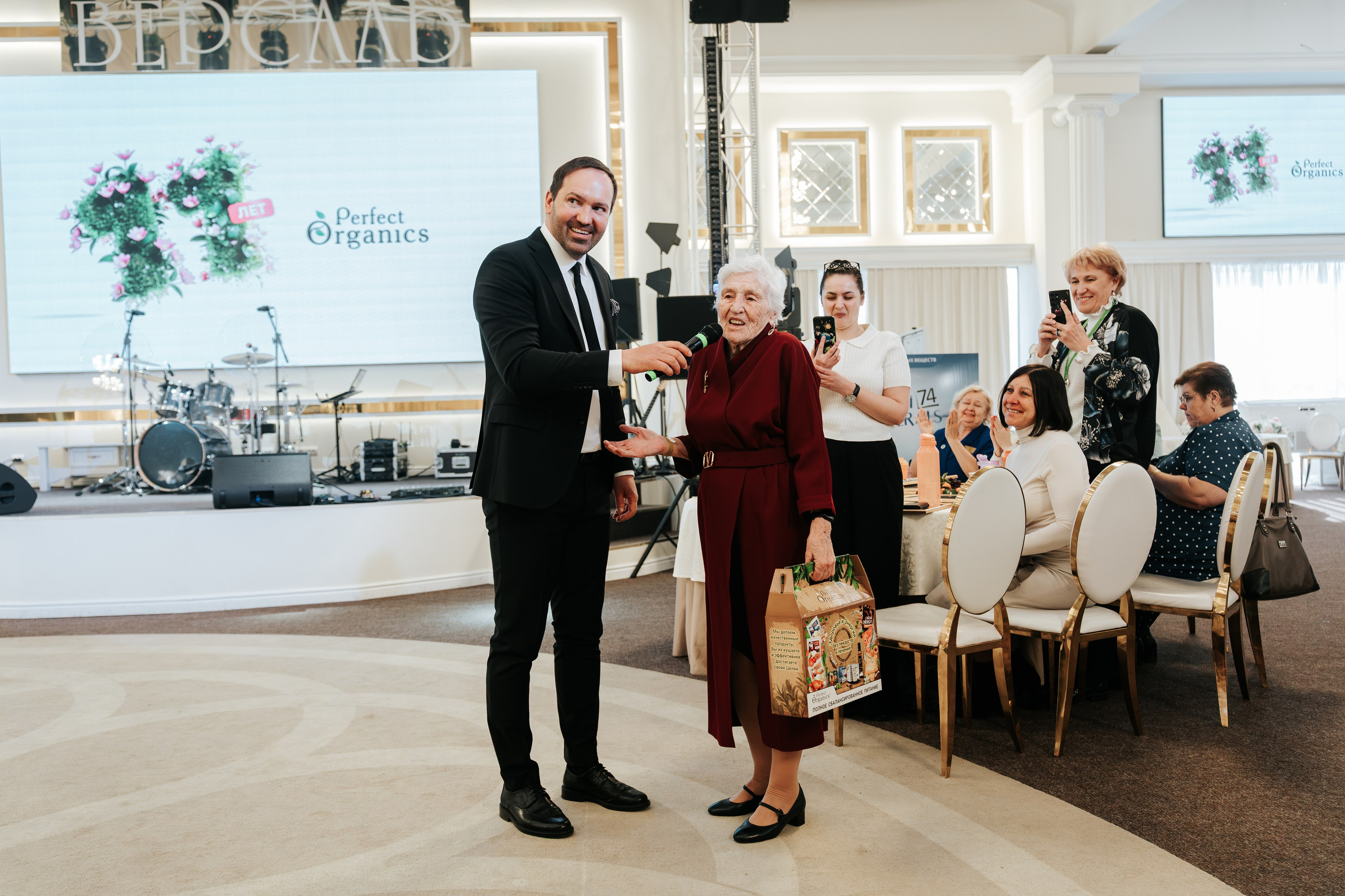День рождения компании «Perfect Organics». Репортажный фотограф Красноярск