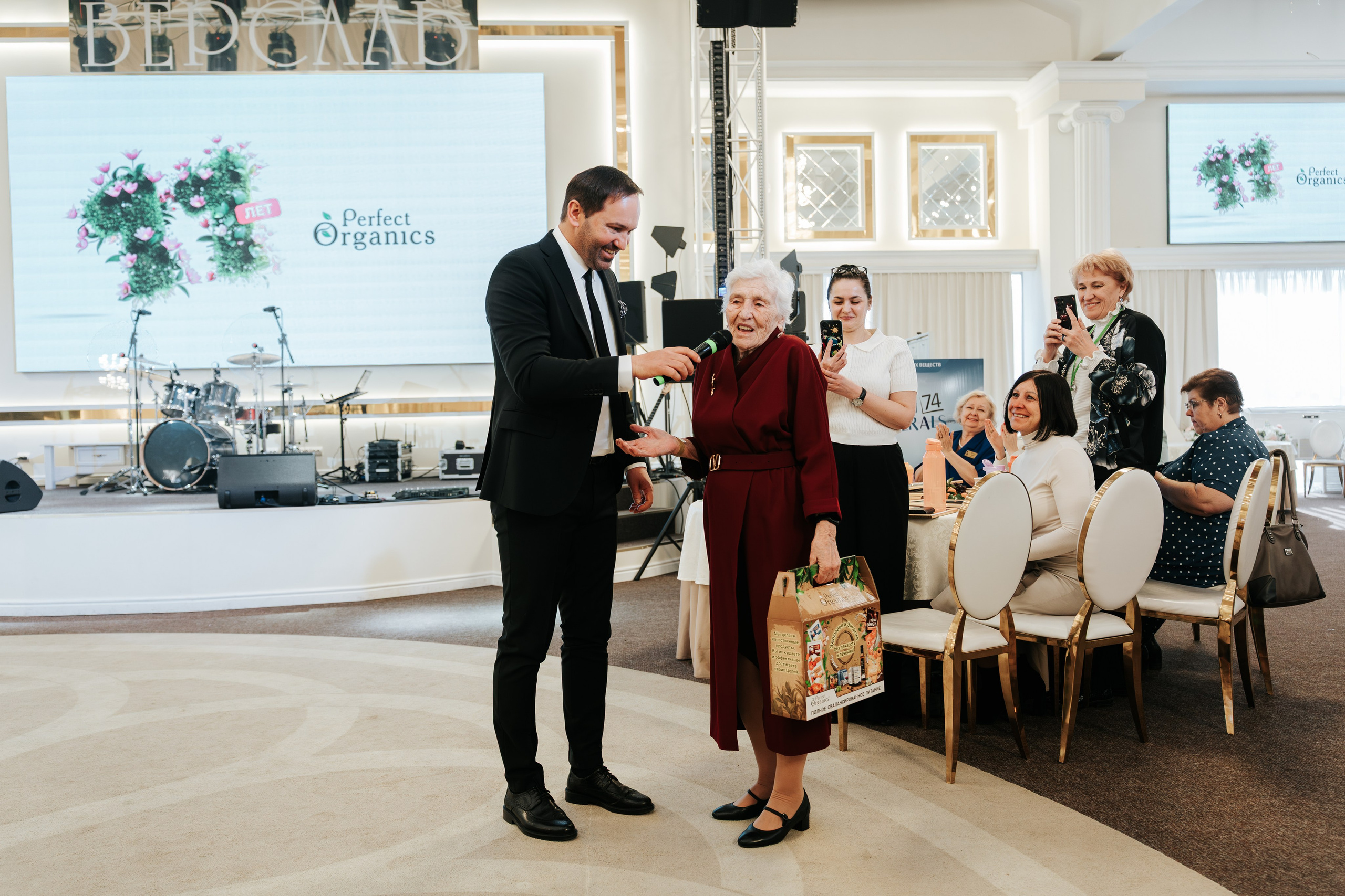 День рождения компании «Perfect Organics». Репортажный фотограф Красноярск