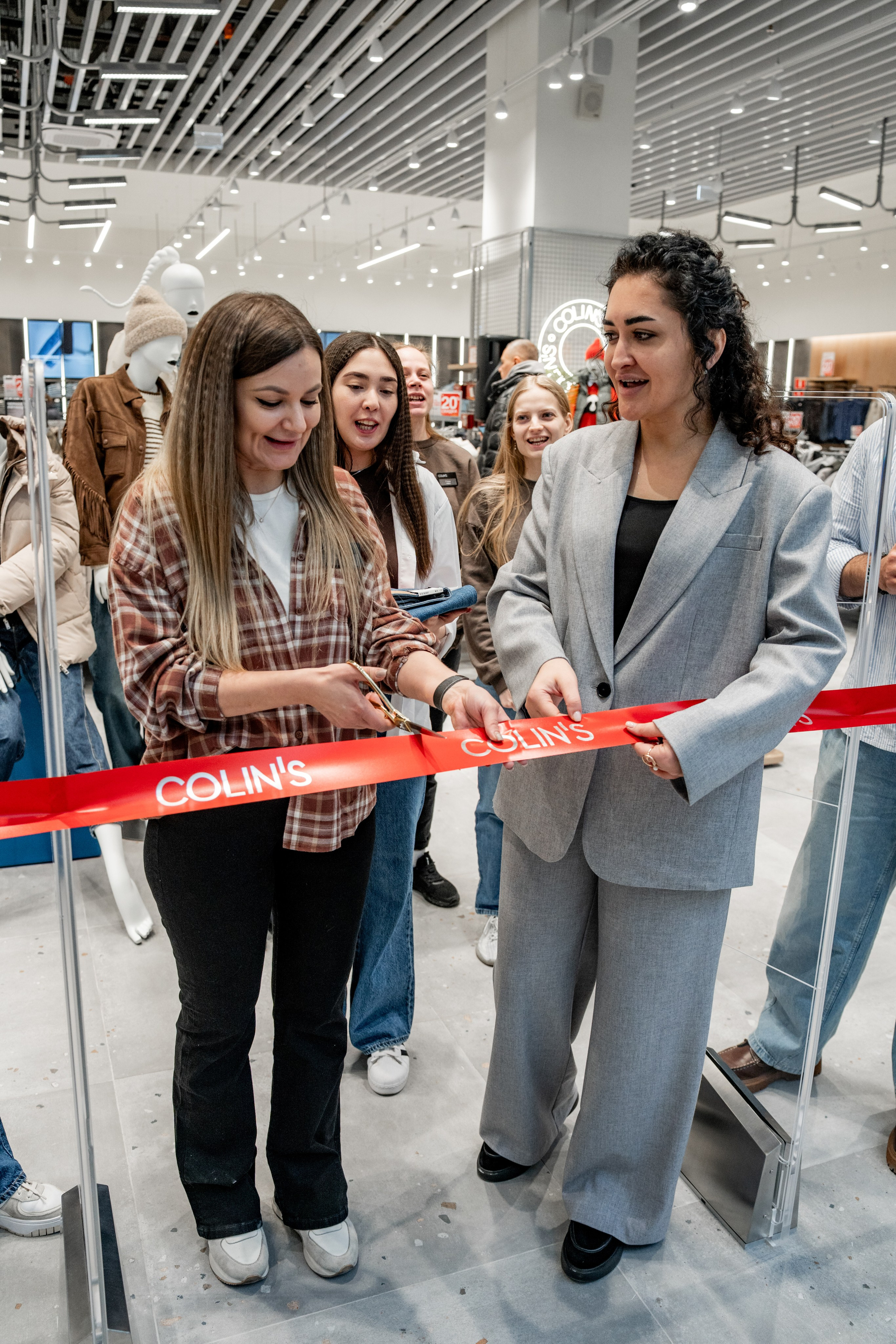 Открытие павильона Colin's в ТРЦ «Планета». Репортажный фотограф Красноярск