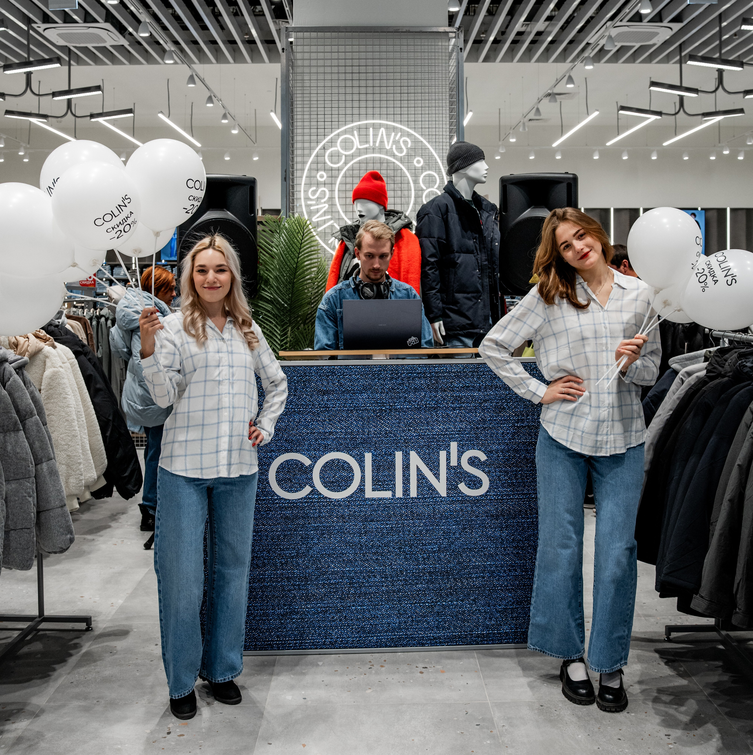 Открытие павильона Colin's в ТРЦ «Планета». Репортажный фотограф Красноярск