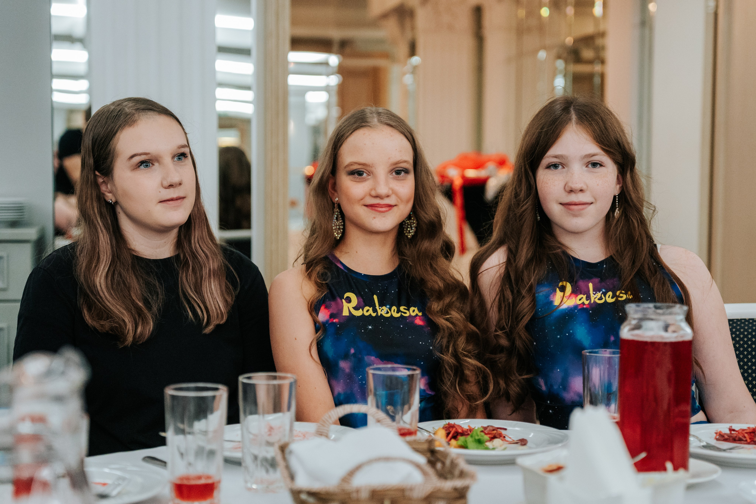 Выступление студии восточных танцев Rakesa в банкетном зале Атмосфера вкуса в Красноярске