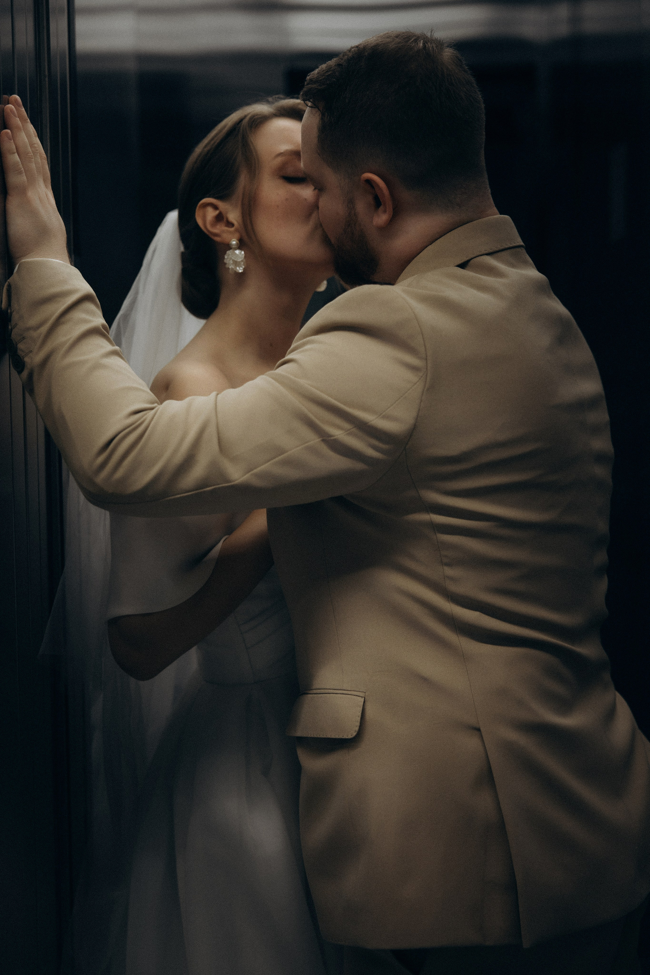 Утро невесты и свадебная фотосессия на теплоходе по Москве-реке