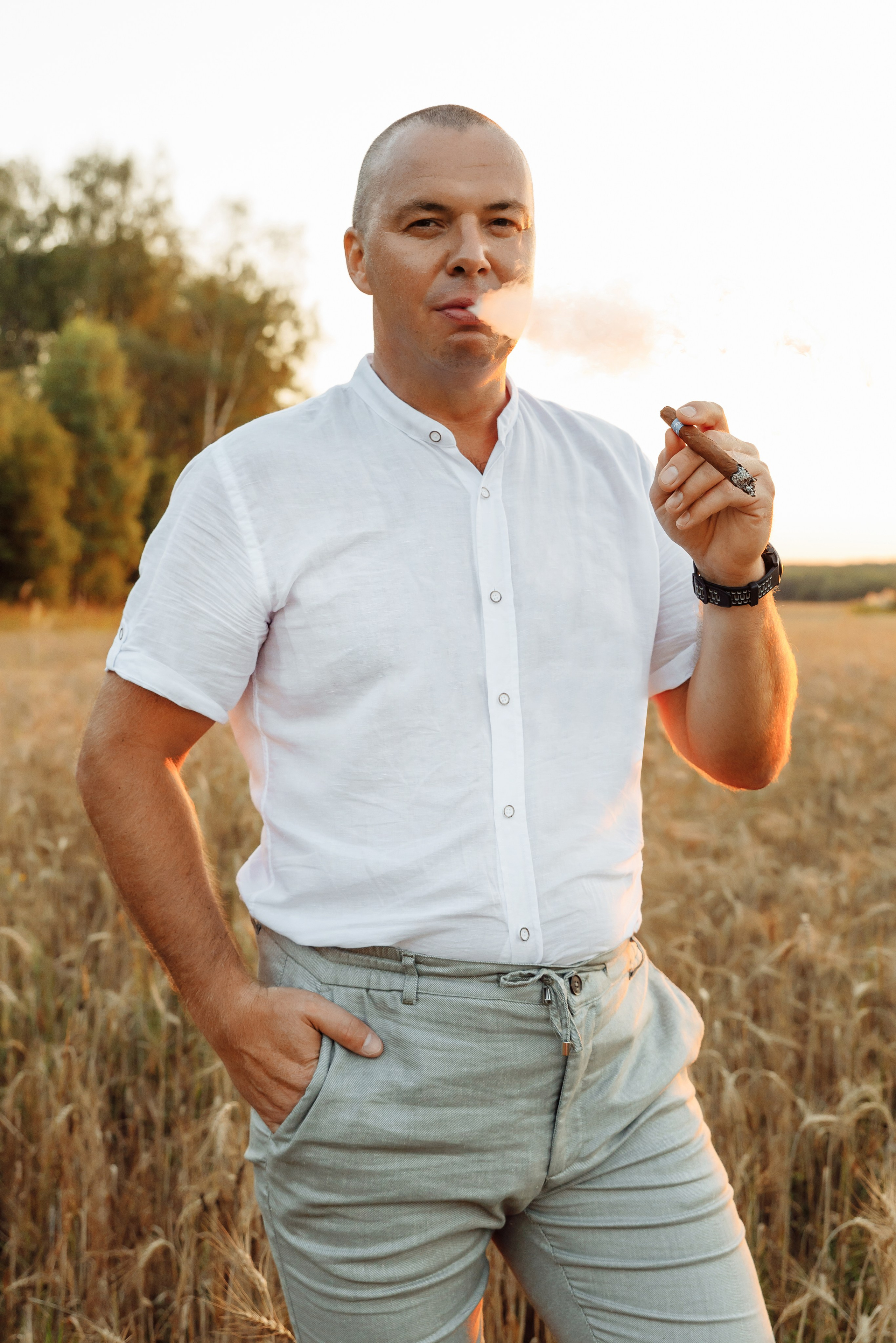 На закате в поле. Аня, Игорь и Лиза. Свадебный и семейный фотограф Егорова Юлия