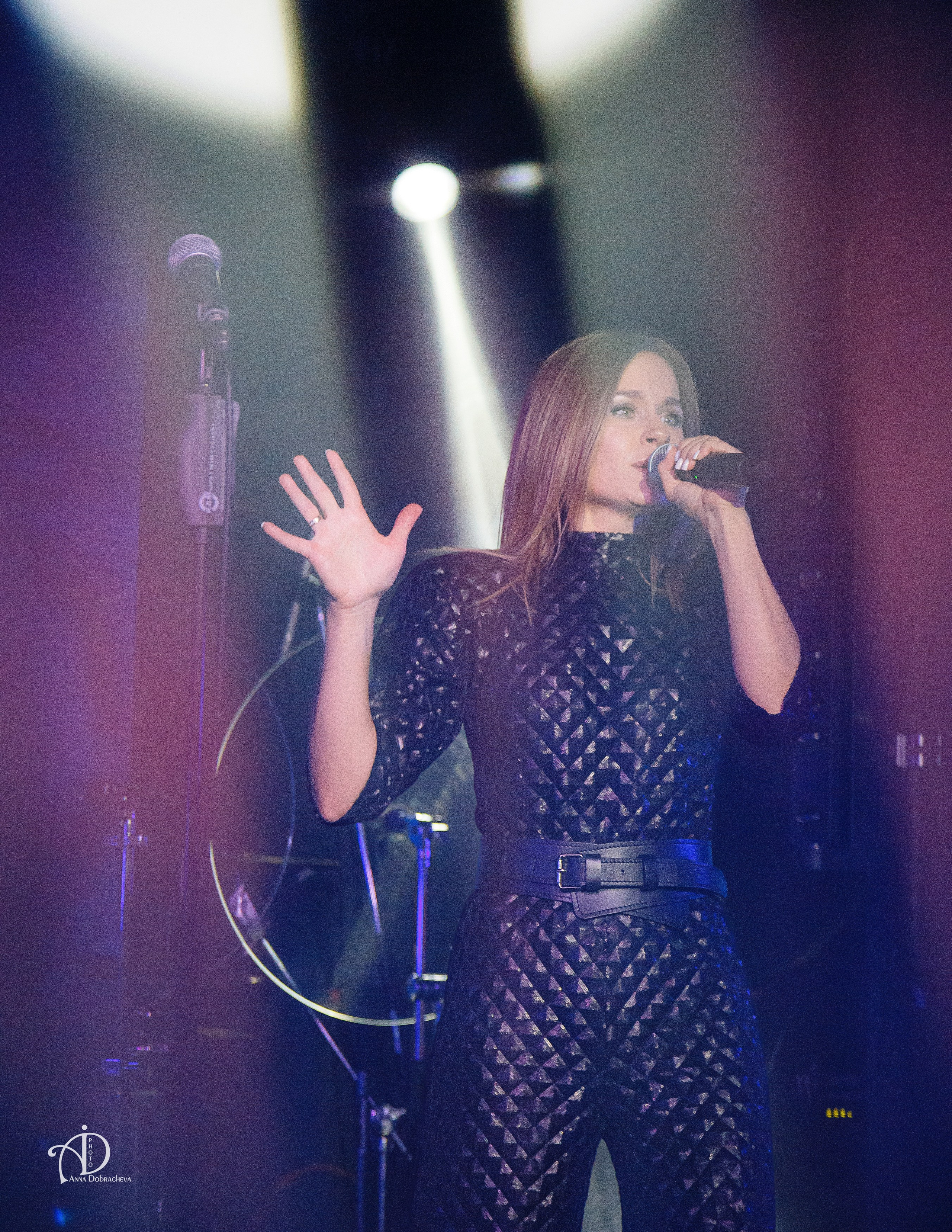 Выступление Кати Чеховой на концерте Sasha Born