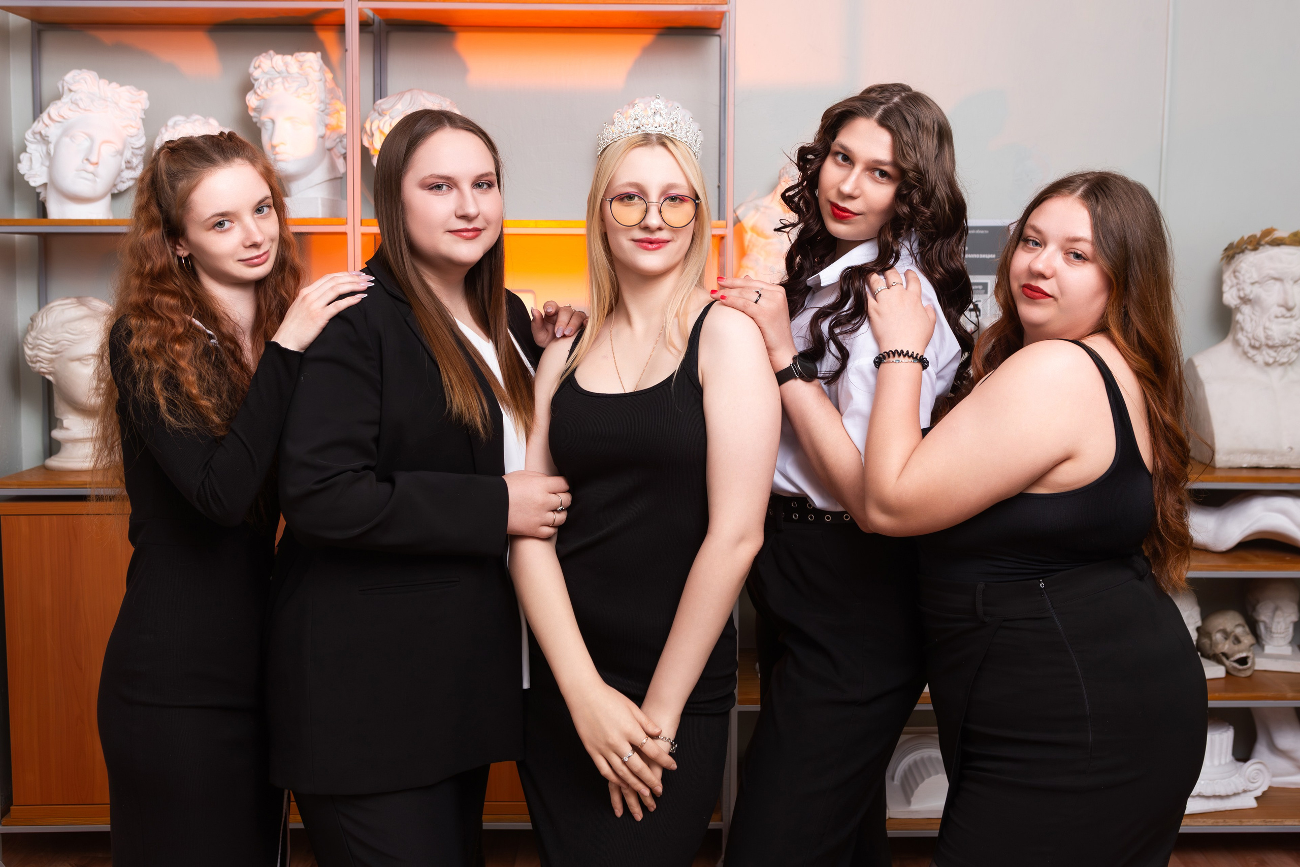 ФОТОСЕССИЯ В АУДИТОРИИ ДЛЯ БУДУЩИХ УЧИТЕЛЕЙ — выпускников Чернского профессионально-педагогического колледжа. ТВОЙ АЛЬБОМ / ТВОИ ПРАВИЛА