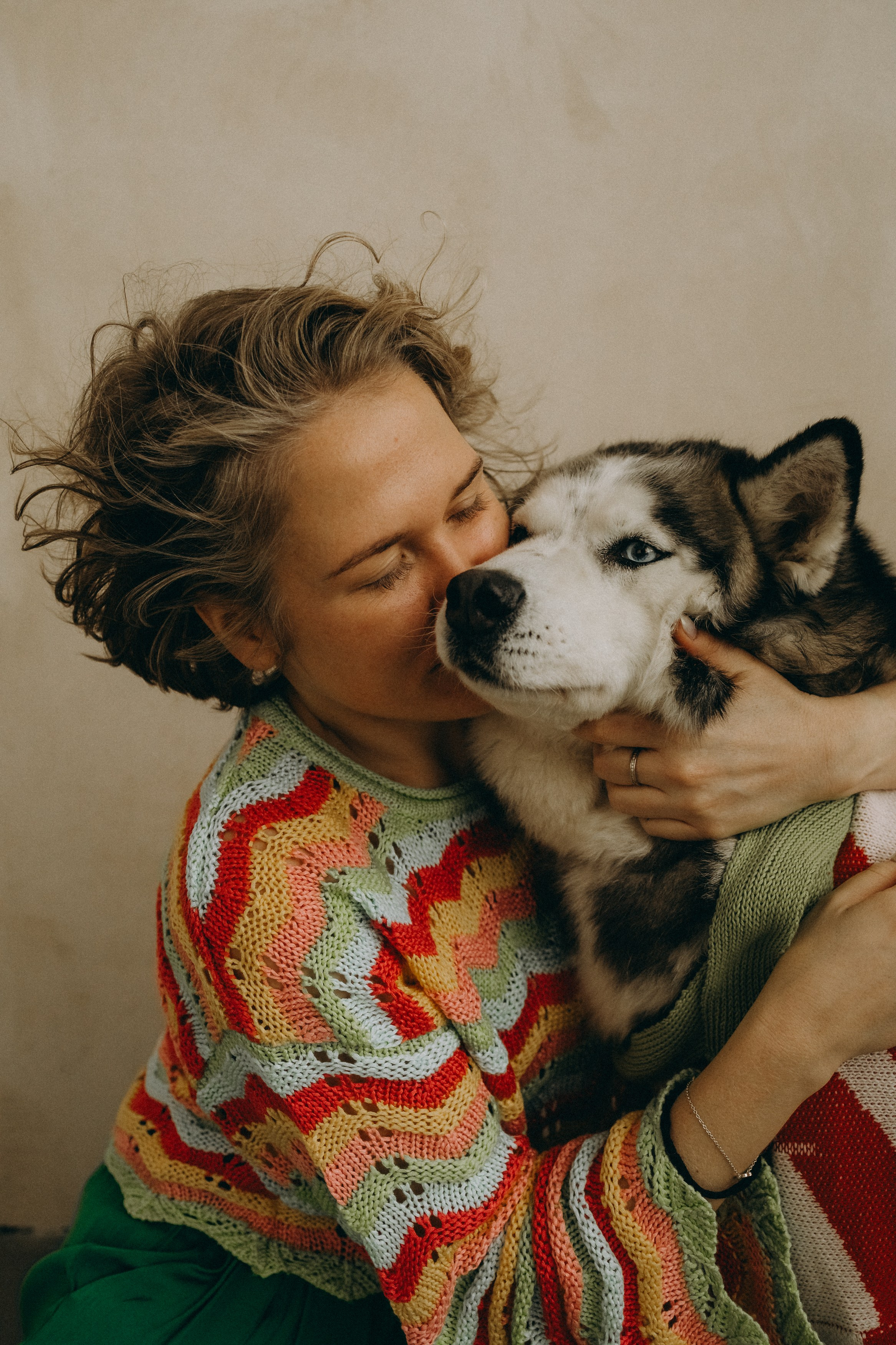 Катя, Лида, Вольт. Главная