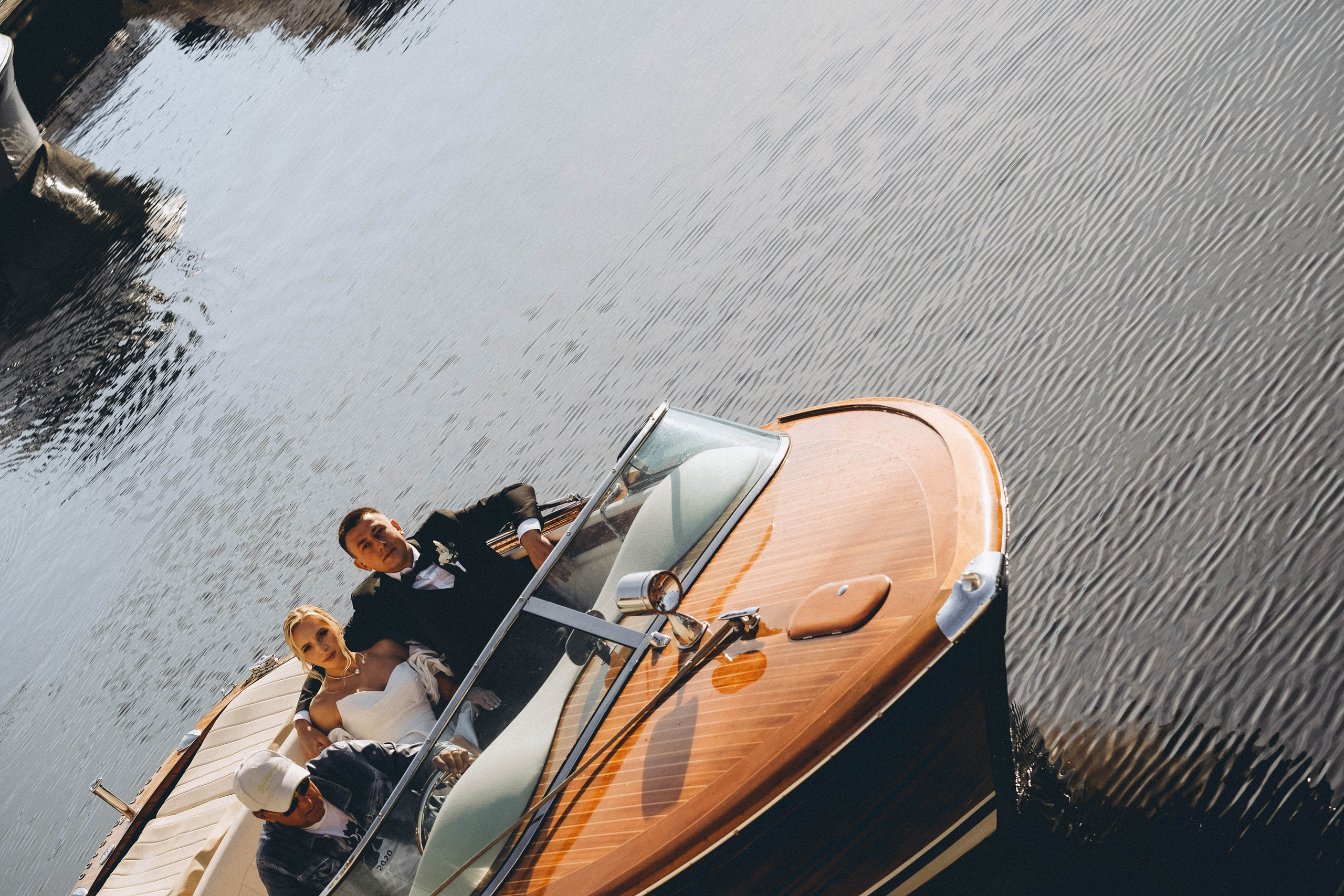 СВАДЕБГНАЯ ПРОГУЛКА ПО КАНАЛ САНКТ-ПЕТЕРБУРГА НА КАТЕРЕ. Профессиональный фотограф, Санкт-Петербург — Виктория Богомолова
