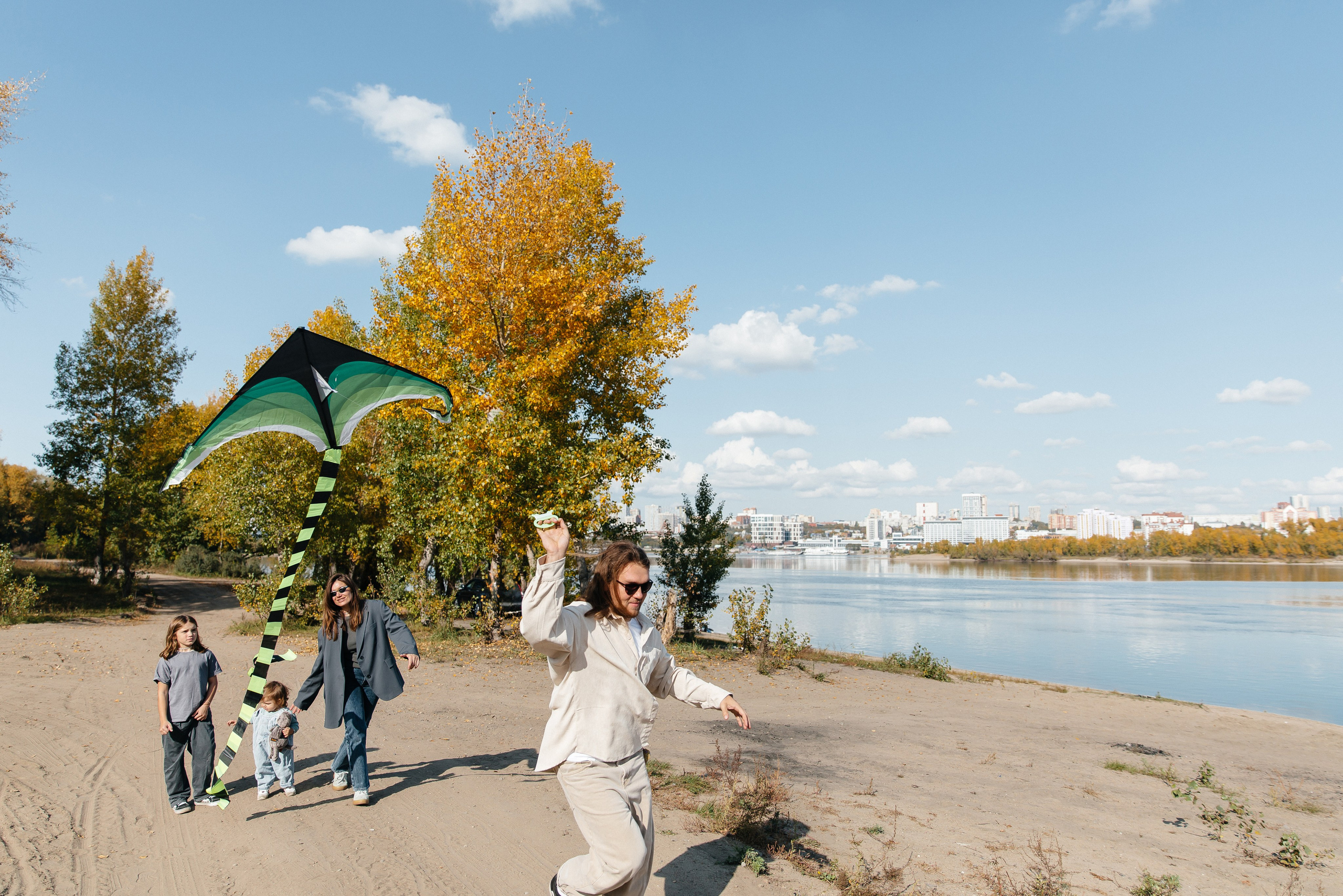 Выманивает из квартир природа нас на выходные. Осенний лес — особый мир. Ведут тропинки потайные…. Душевный фотограф Ваших самых ярких событий Марина Погребняк