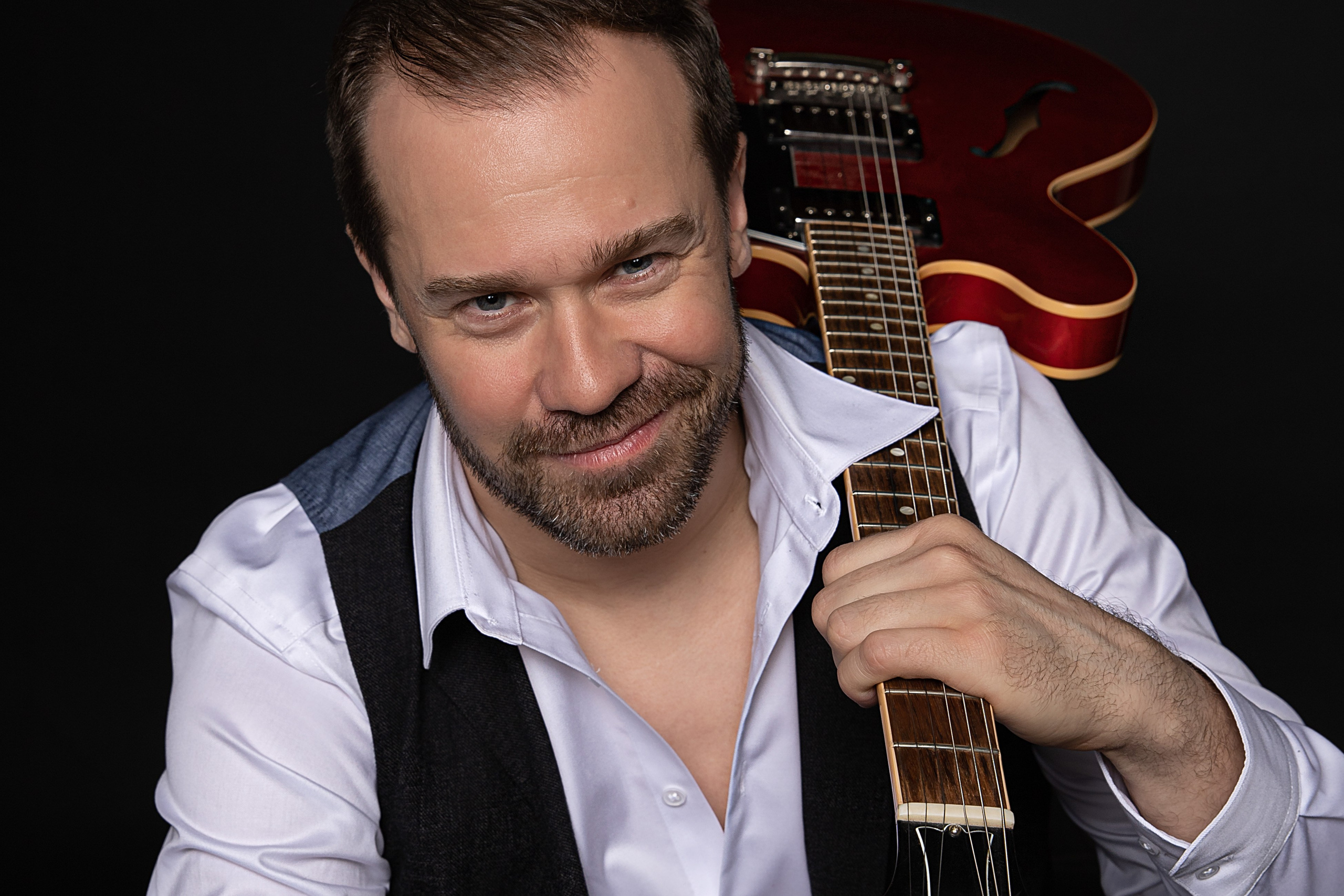 Актёрское портфолио. ФОТОГРАФ РАДОСТИ Фотосессия в студии СПб. Портретный фотограф — Юрий Торлопов