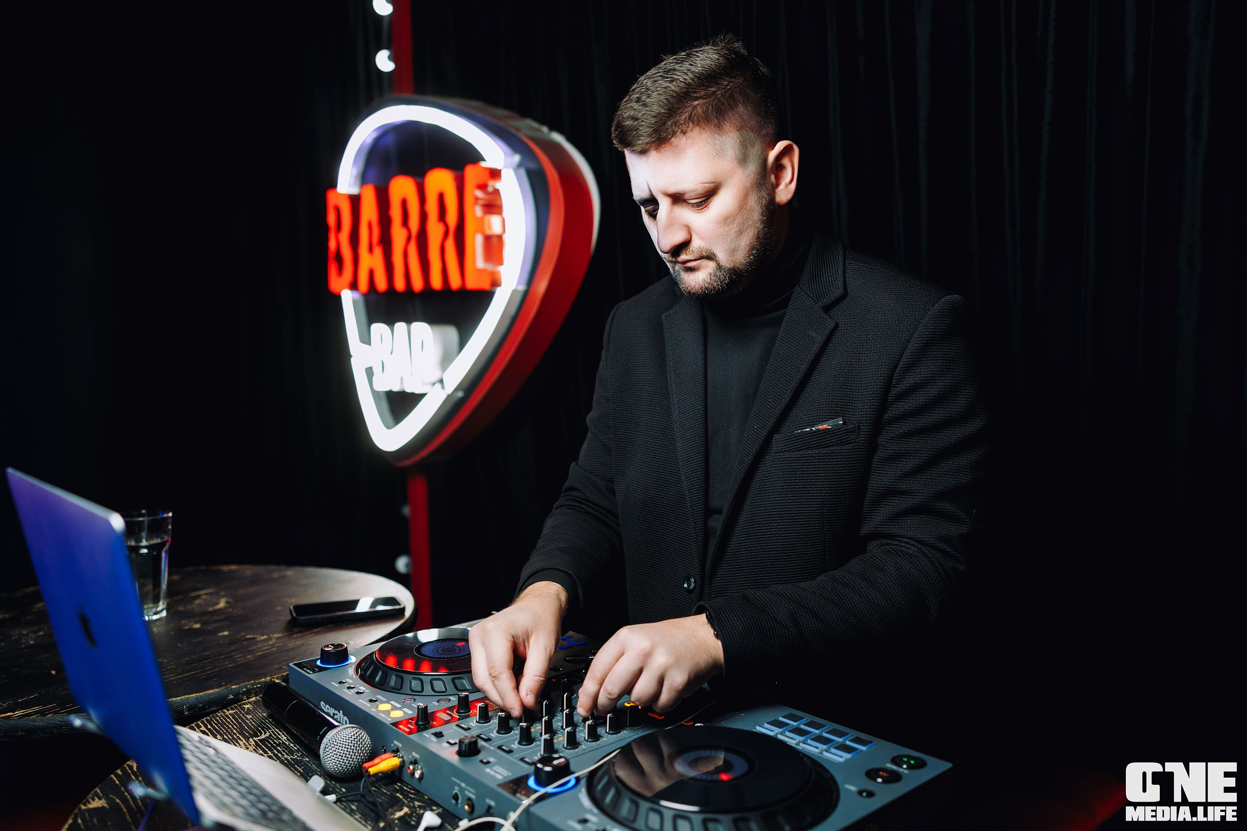Фоторепортаж из бара Баррэ. One Media Life: фоторепортажи, фотоотчеты с мероприятий и заведений