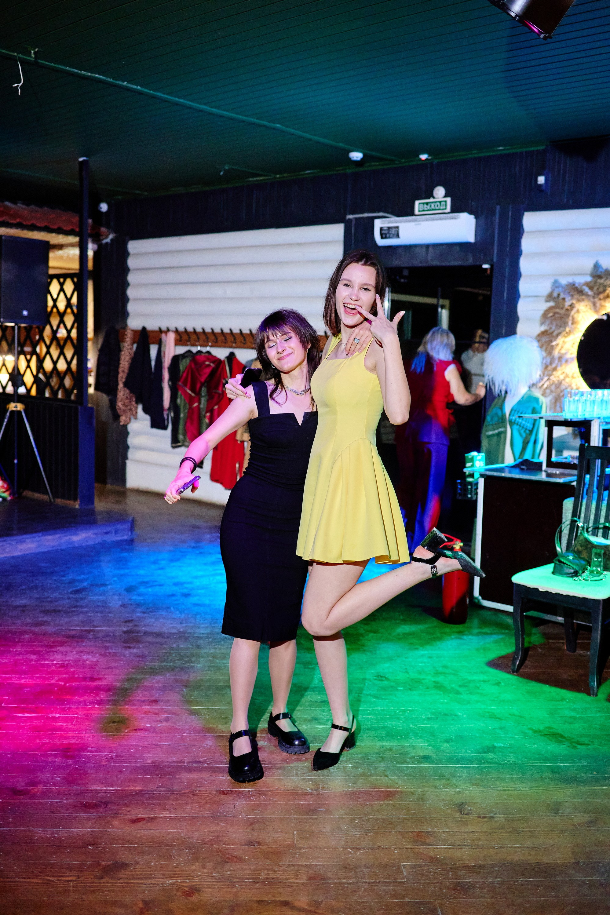 Выпускной 35 Сош. Фотограф Выпускные альбомы Таганрог Сергей Коробченко