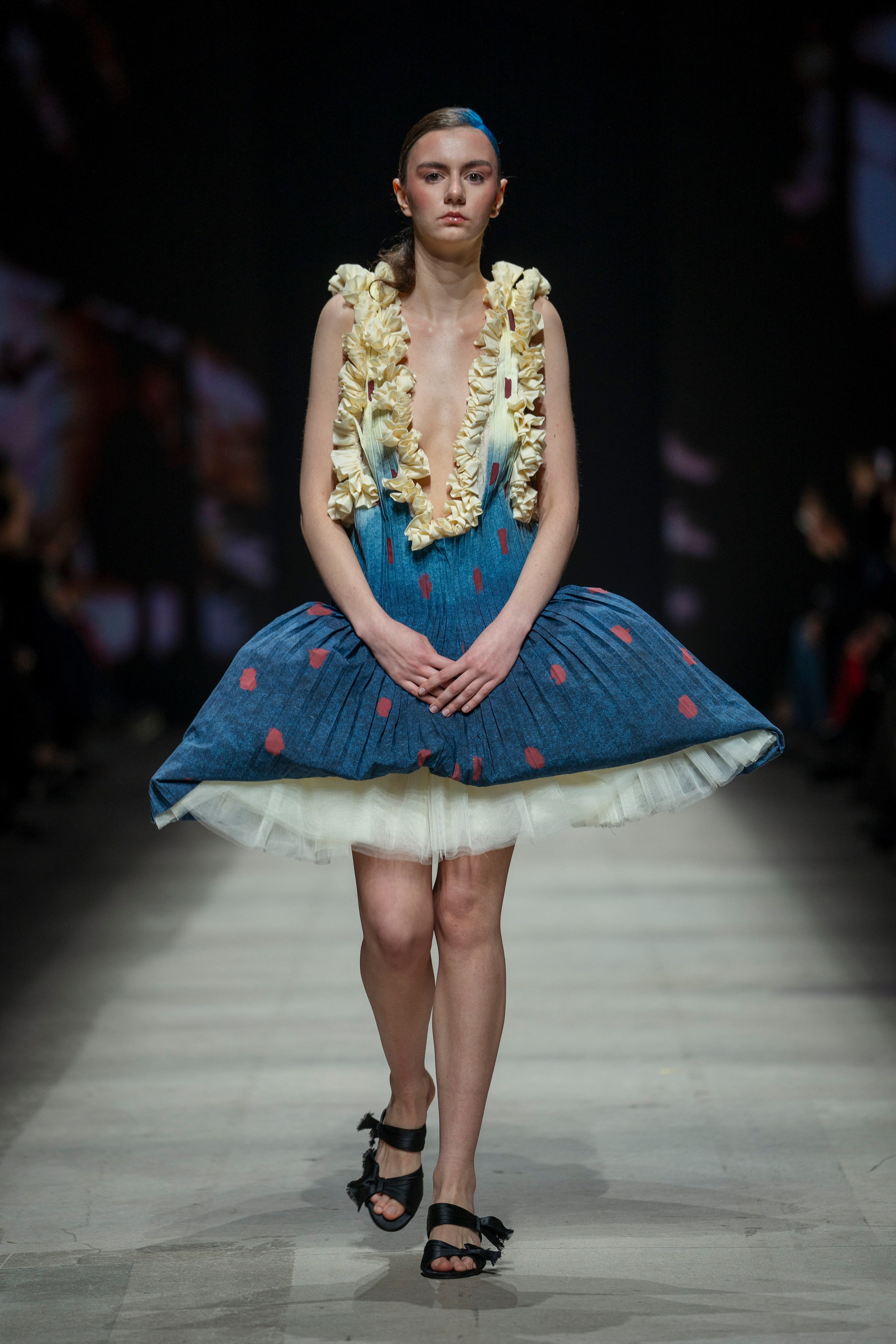 Показ Школы дизайна НИУ ВШЭ на Московской неделе моды. Фотограф в Москве Савкина Евгения