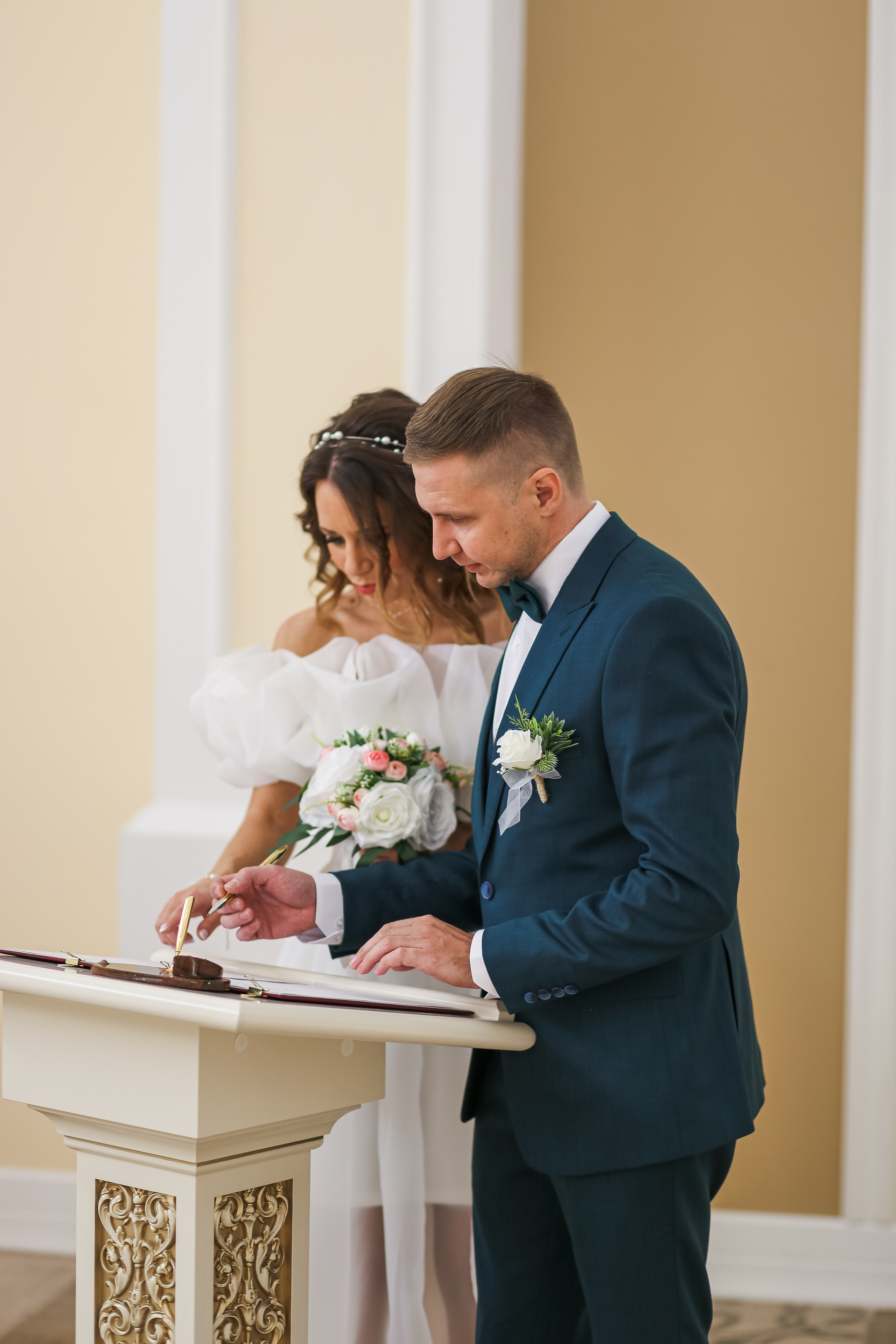 Денис и Кристина. Екатерина Хамзина