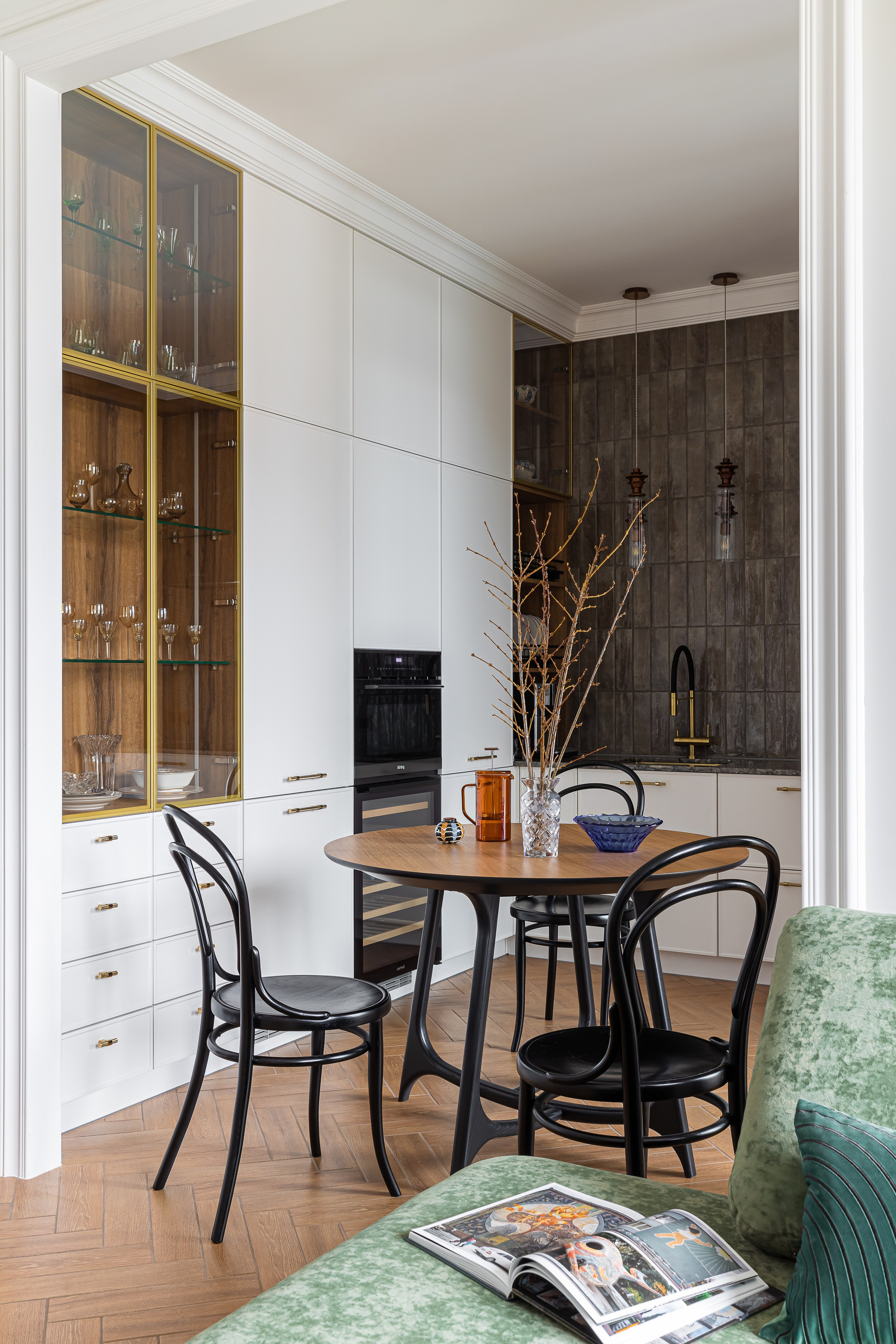 Квартира на Петровском, г. Санкт-Петербург. Дизайнер\стилист Анна Исупова. Иван Благушин. Интерьерный и архитектурный фотограф в Москве и Санкт-Петербурге