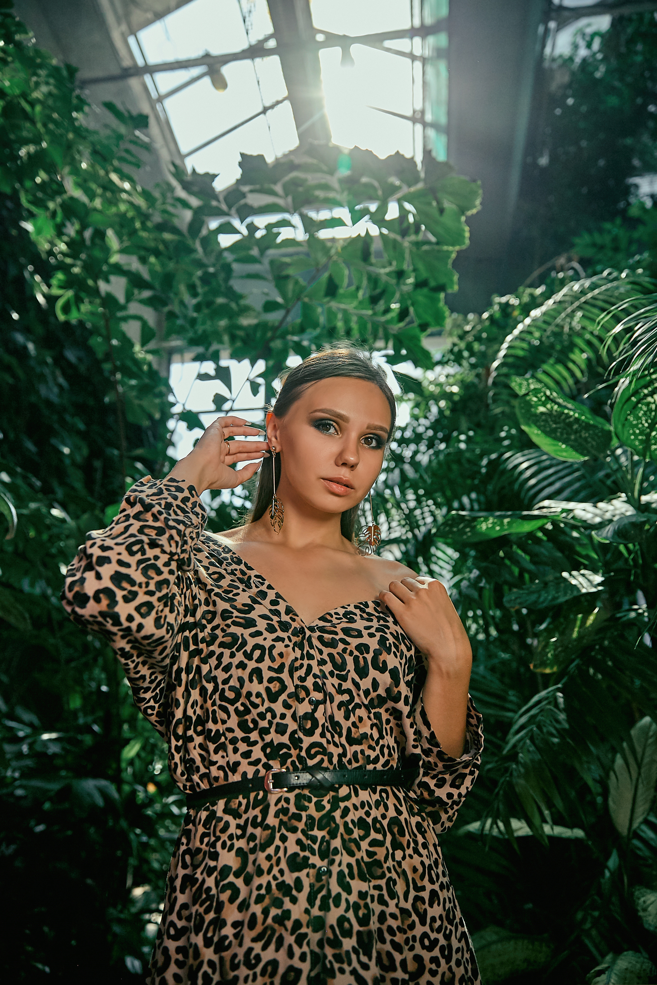 Тропическая фотосессия девушки в оранжереи. Рекламный фотограф Санкт-Петербург Катерина Мишкель