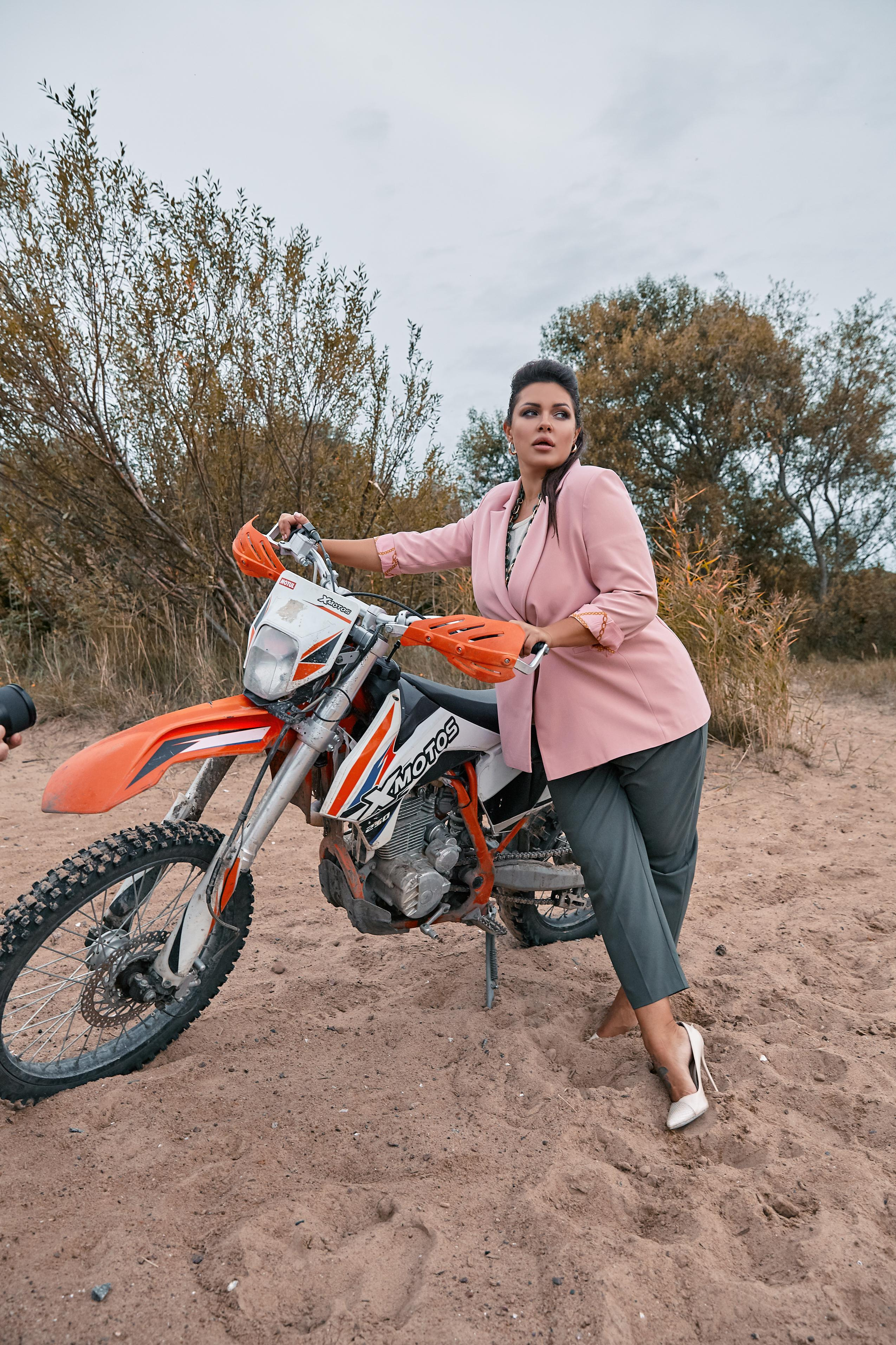 Съемка каталога одежды Plus Size Eva Graffova. Рекламный фотограф Санкт-Петербург Катерина Мишкель