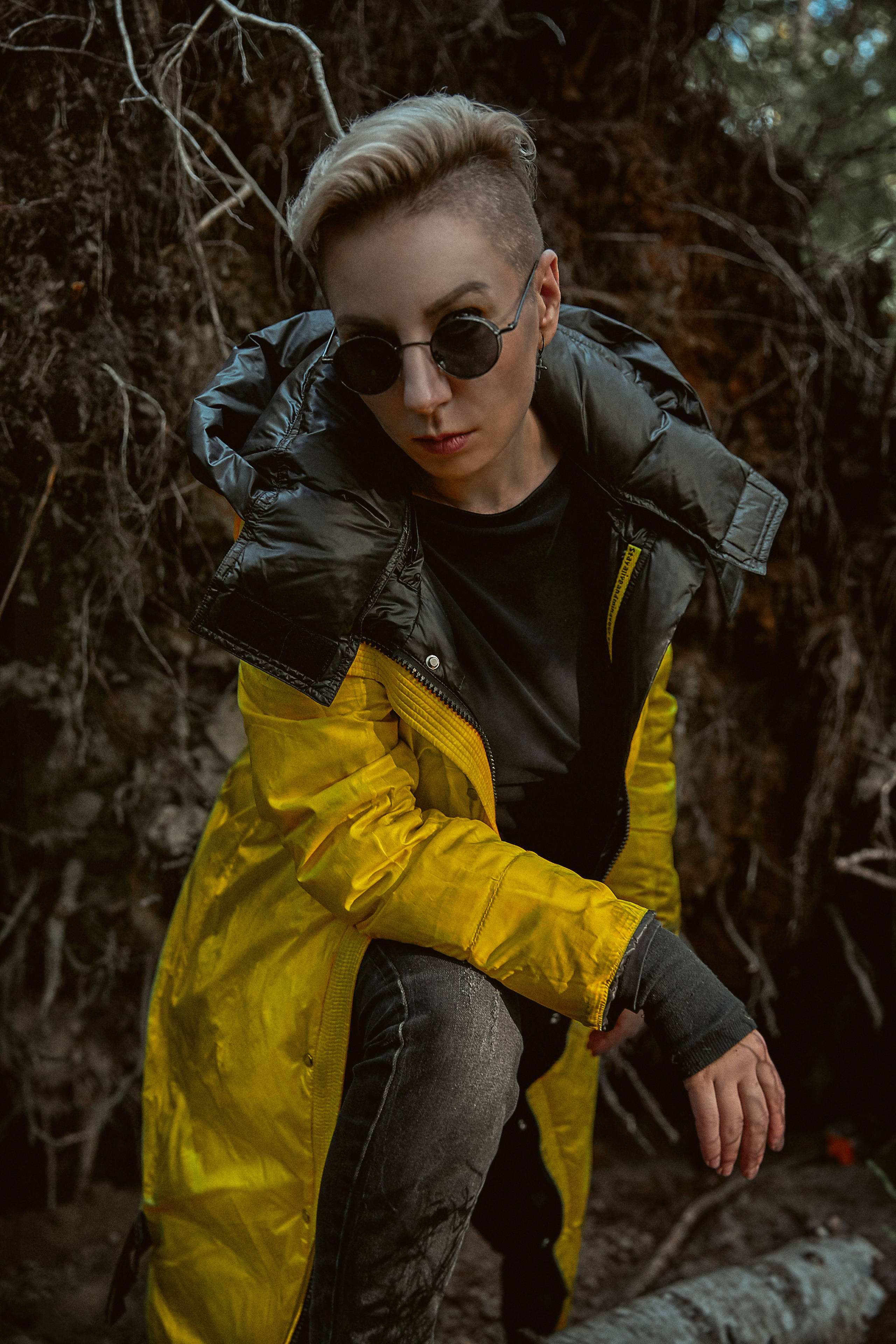 Выездная съемка в лесу в стиле сериала «Тьма». Рекламный фотограф Санкт-Петербург Катерина Мишкель