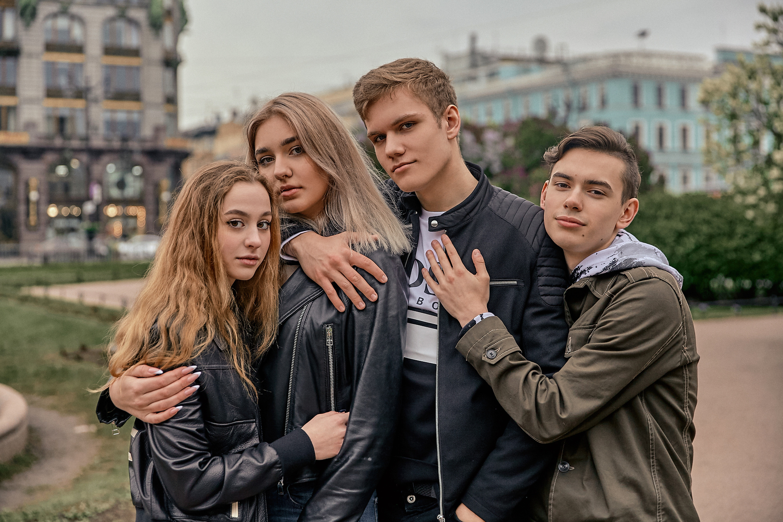 Фото-прогулка с друзьями в день рождения. Рекламный фотограф Санкт-Петербург Катерина Мишкель