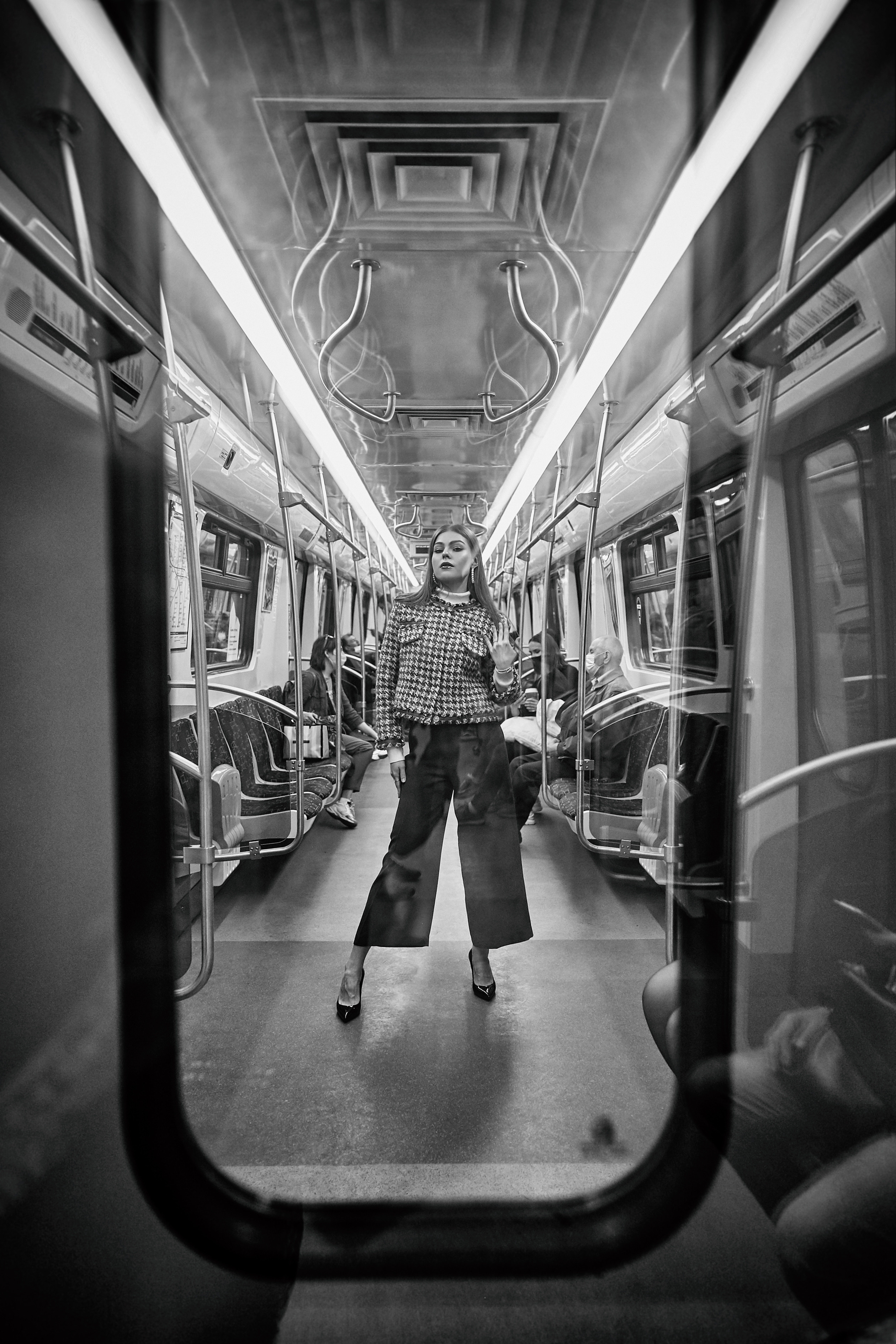 Фотосессия в метро СПб. Рекламный фотограф Санкт-Петербург Катерина Мишкель