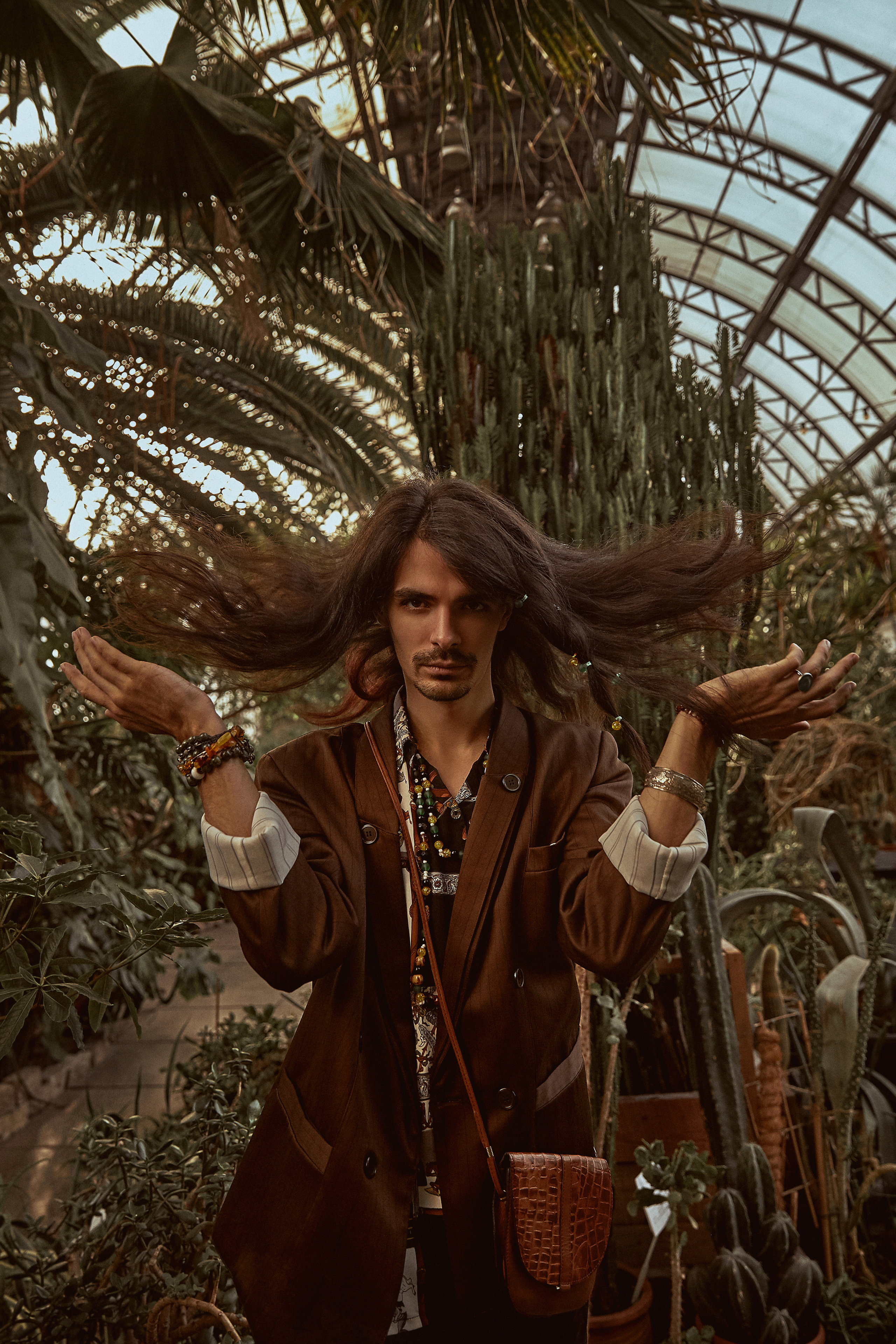 Съемка мужского портрета в оранжерее Таврического сада. Рекламный фотограф Санкт-Петербург Катерина Мишкель