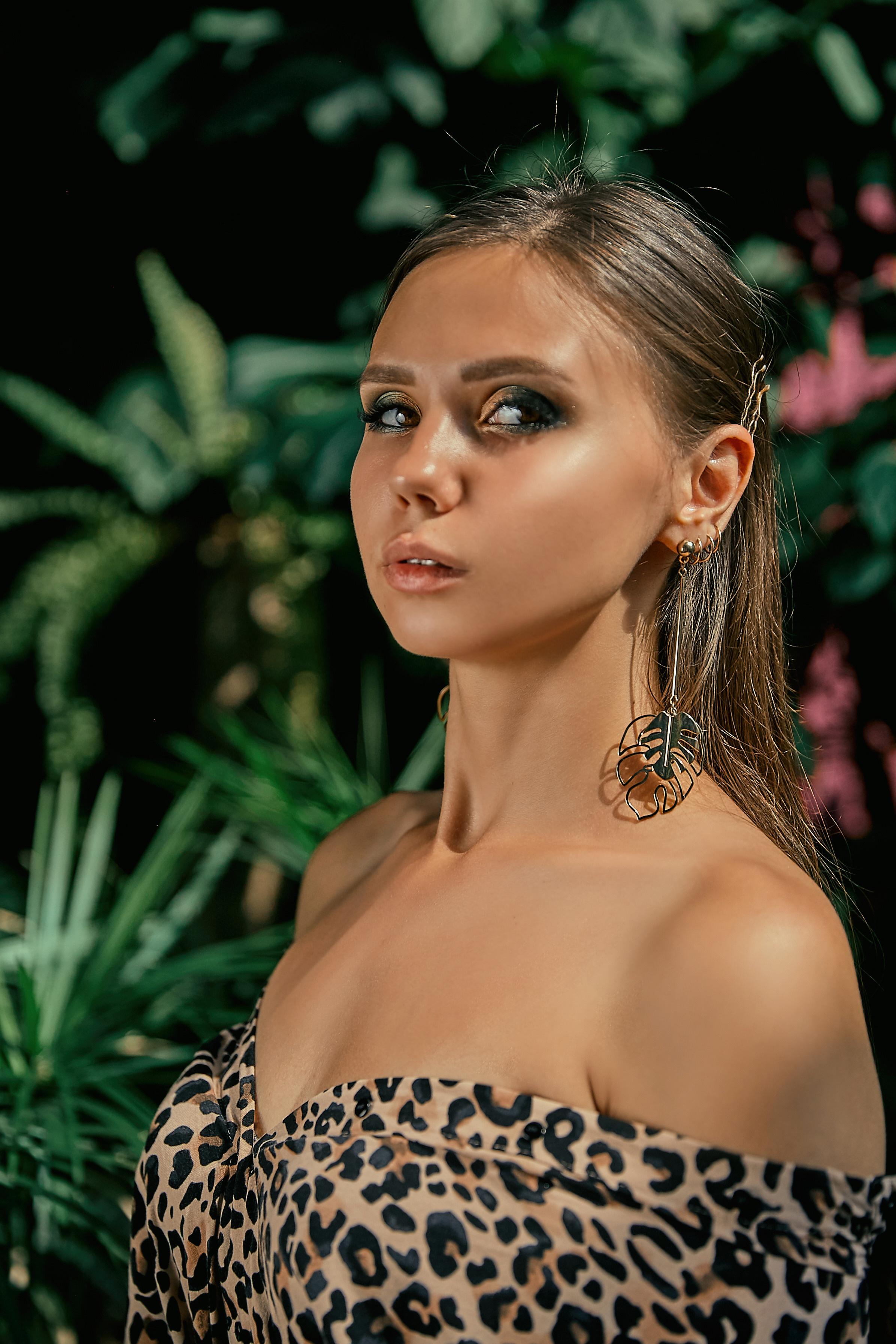 Тропическая фотосессия девушки в оранжереи. Рекламный фотограф Санкт-Петербург Катерина Мишкель