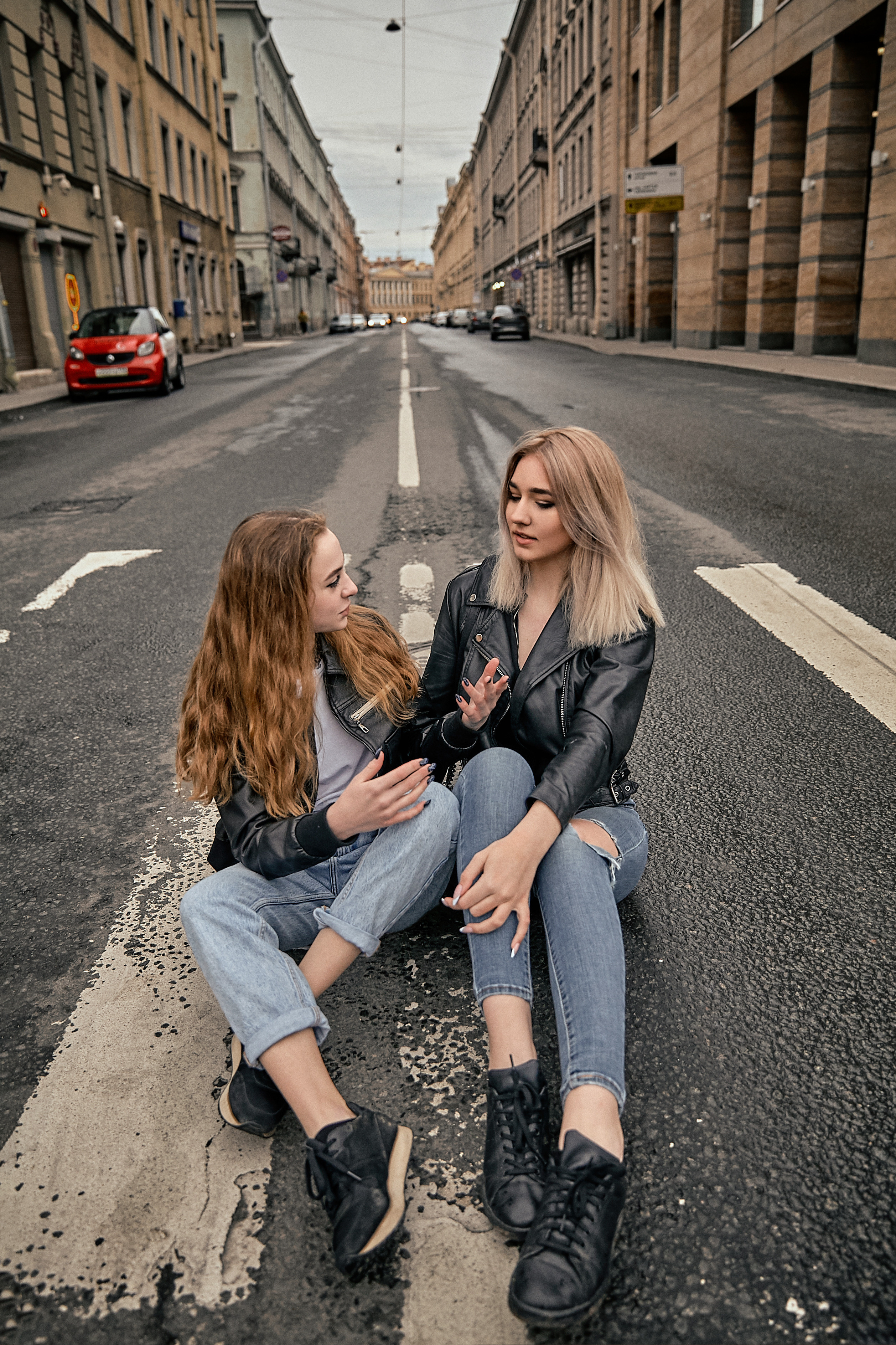 Фото-прогулка с друзьями в день рождения. Рекламный фотограф Санкт-Петербург Катерина Мишкель