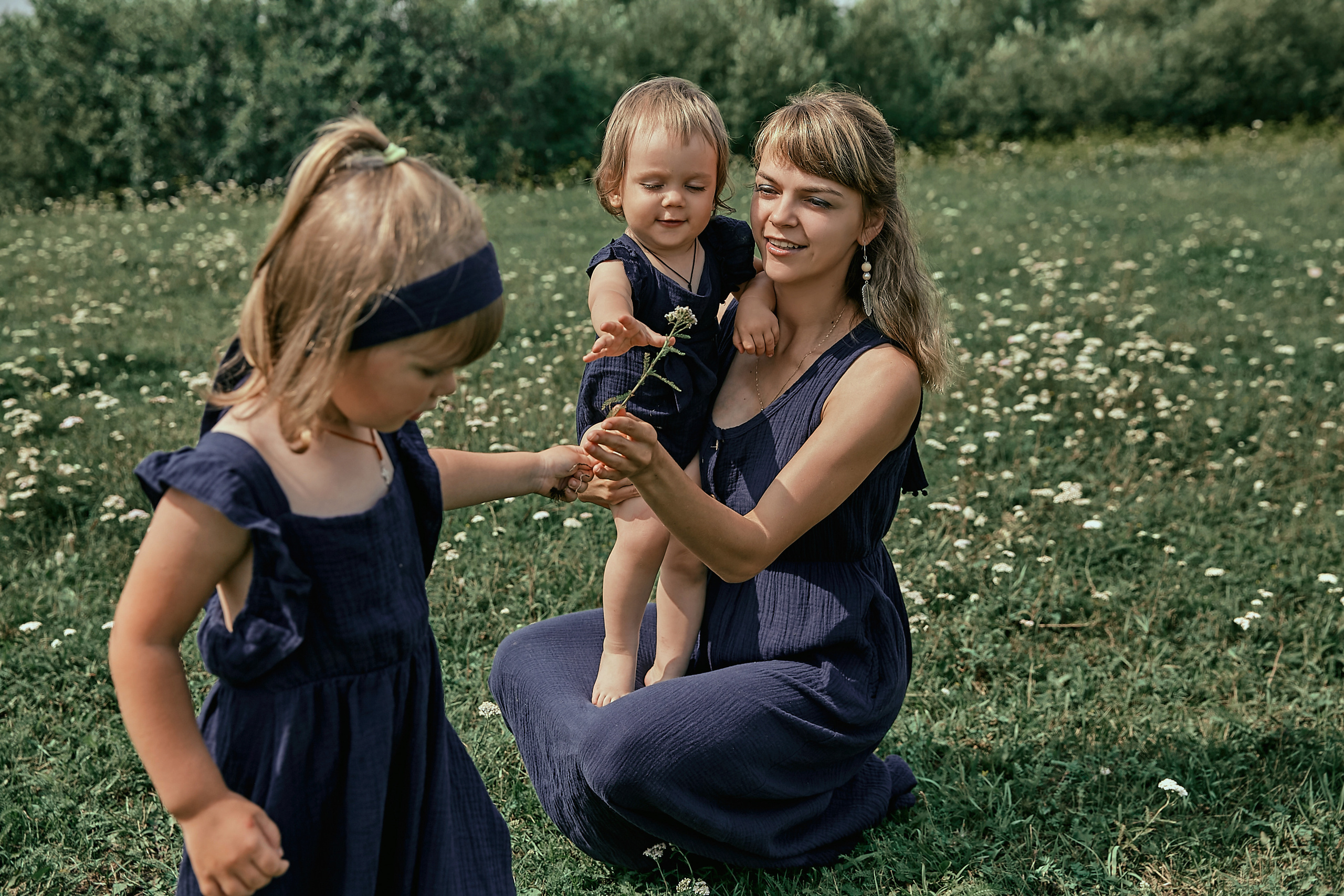 Летняя семейная фотосессия у пруда. Рекламный фотограф Санкт-Петербург Катерина Мишкель